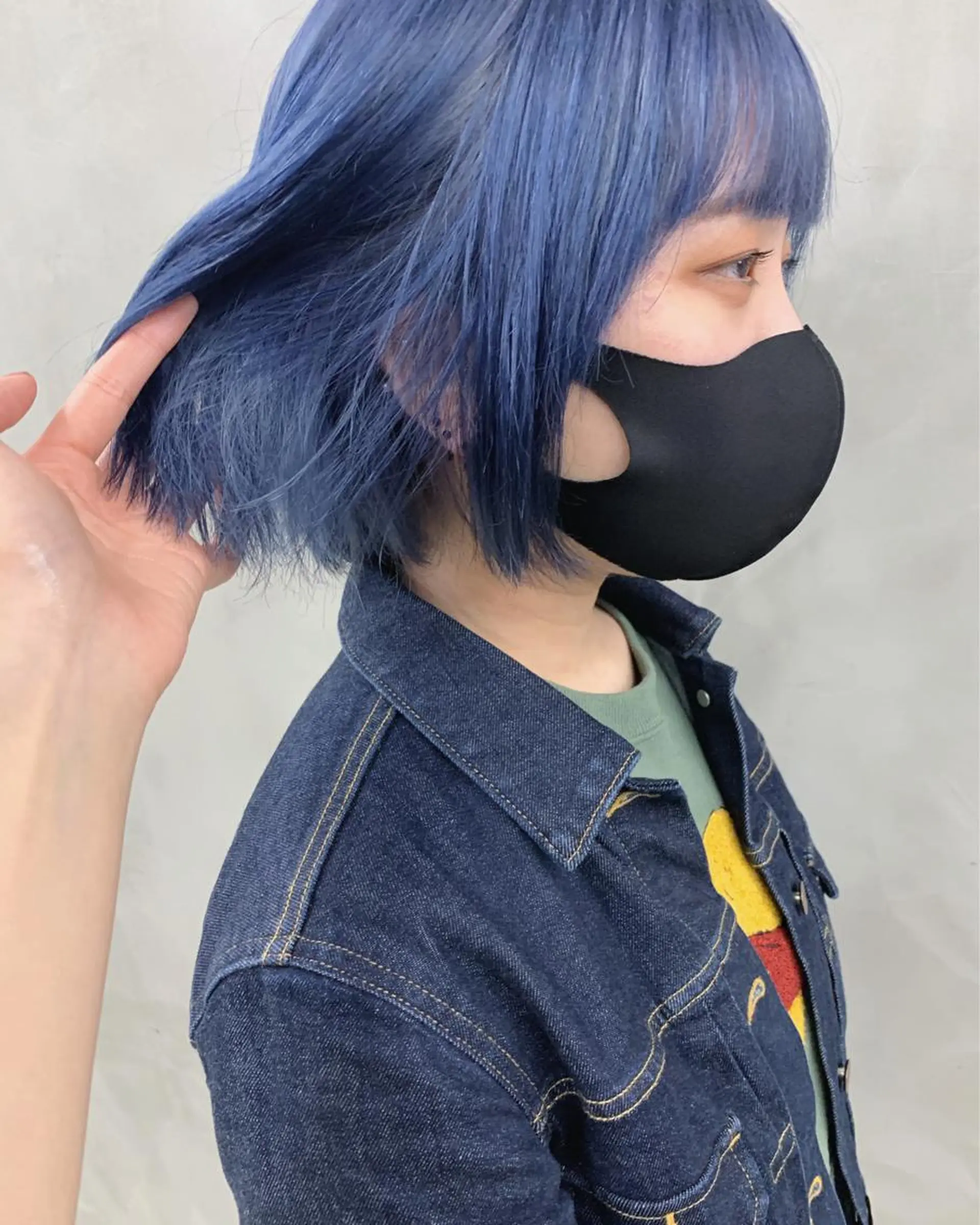 ミディアム カラー ブルーカラー ブームボックス所属・🐝ハイトーンカラー hachi🐝のヘアスタイル