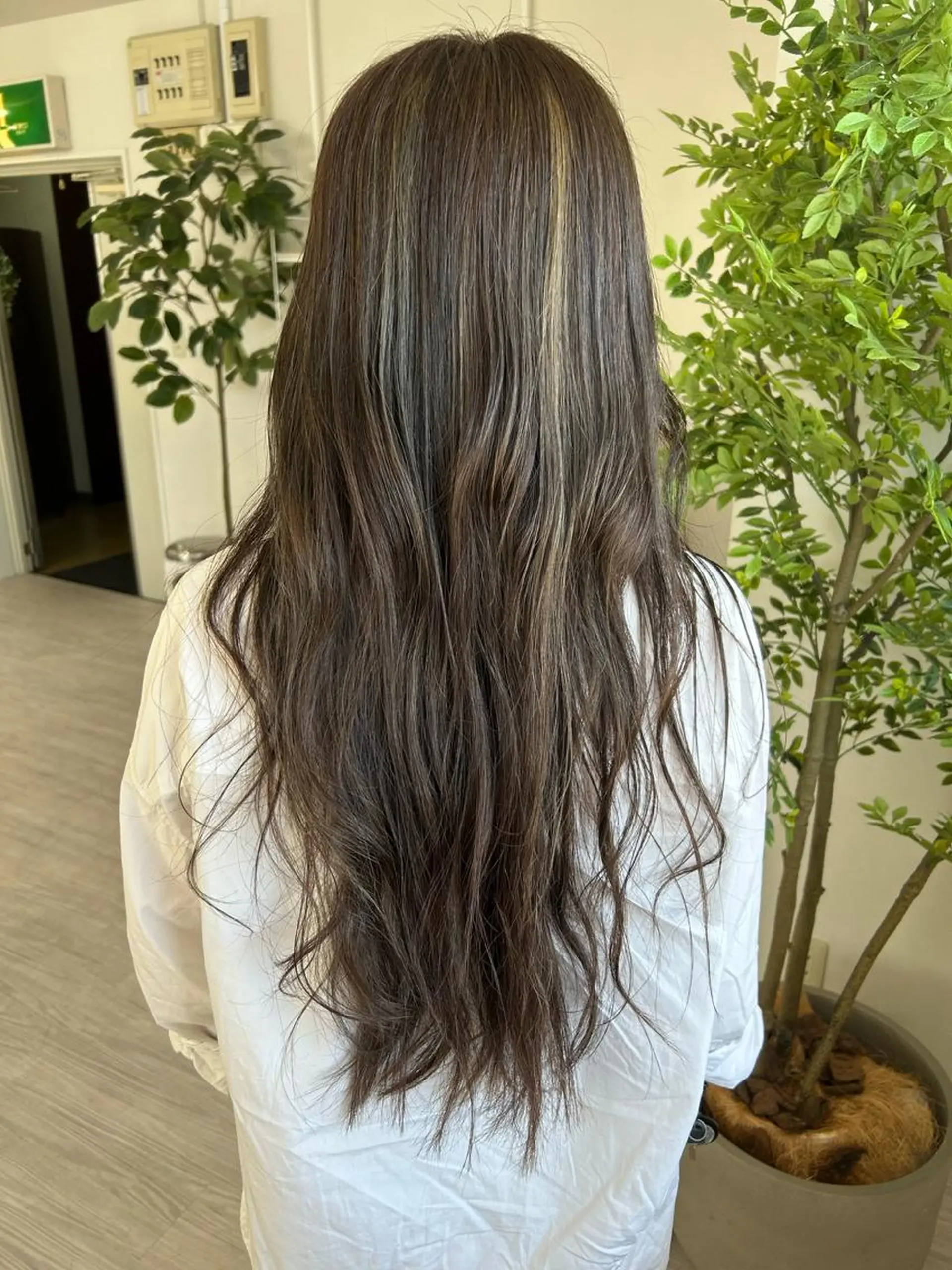 ロング カラー オリーブ・赤み消し 💚MAKOTO💚のヘアスタイル