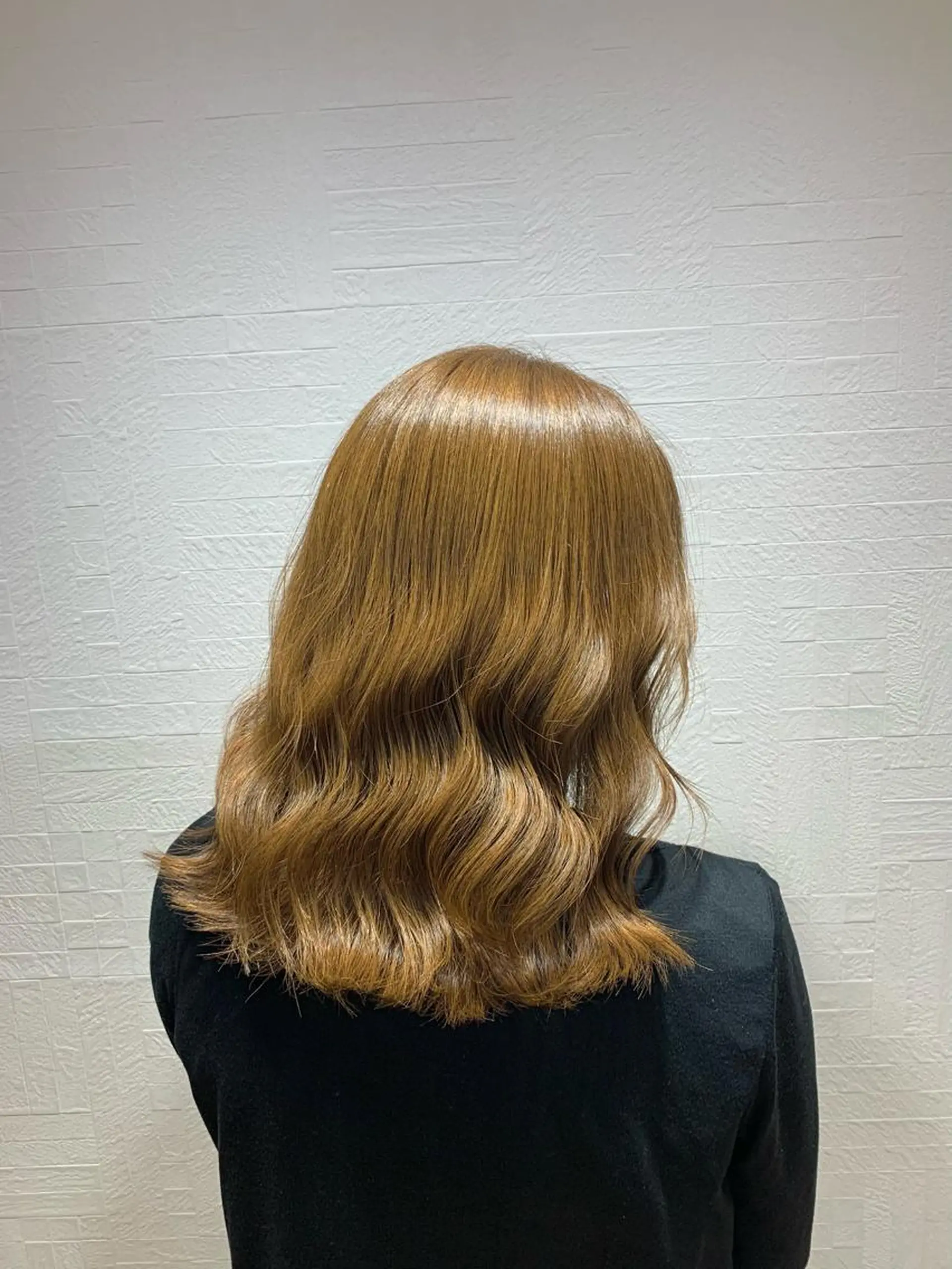 セミロング カラー ベージュカラー ブリーチ ミルクティーベージュ ブリーチなしカラー カット ヘアカラー トリートメント traceby8所属・traceby8 小濱彰太のヘアスタイル