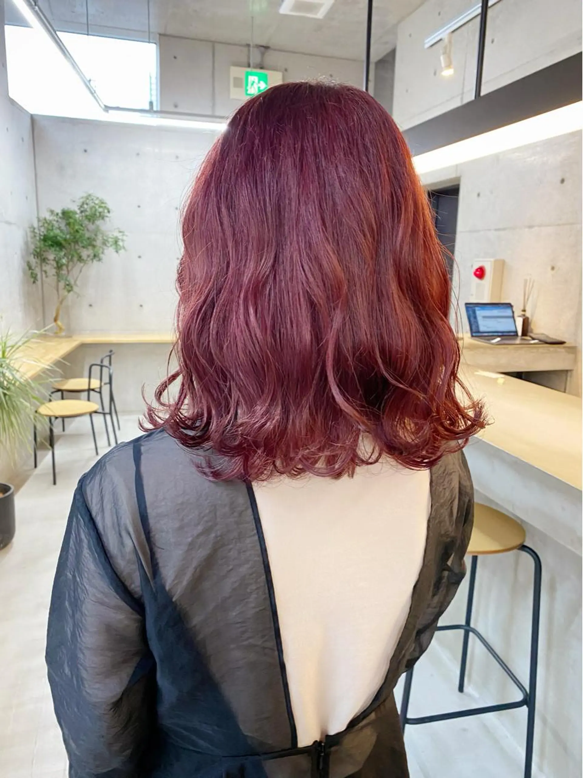 ミディアム カラー ヘアアレンジ ブリーチ カシス son hair HIROEのヘアスタイル