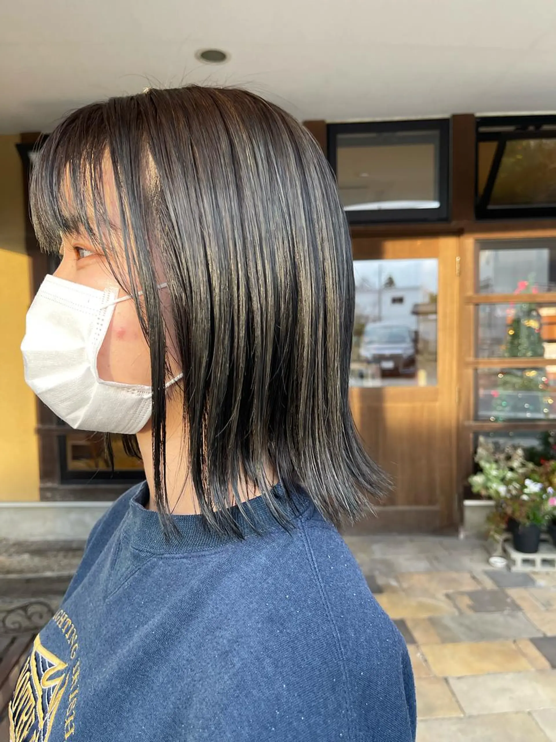 ミディアム カラー ブルーカラー ブルージュ ハイライトカラー ハイライト ヘアニュース所属・ヘアーニュース 🌿NAMII🌿のヘアスタイル