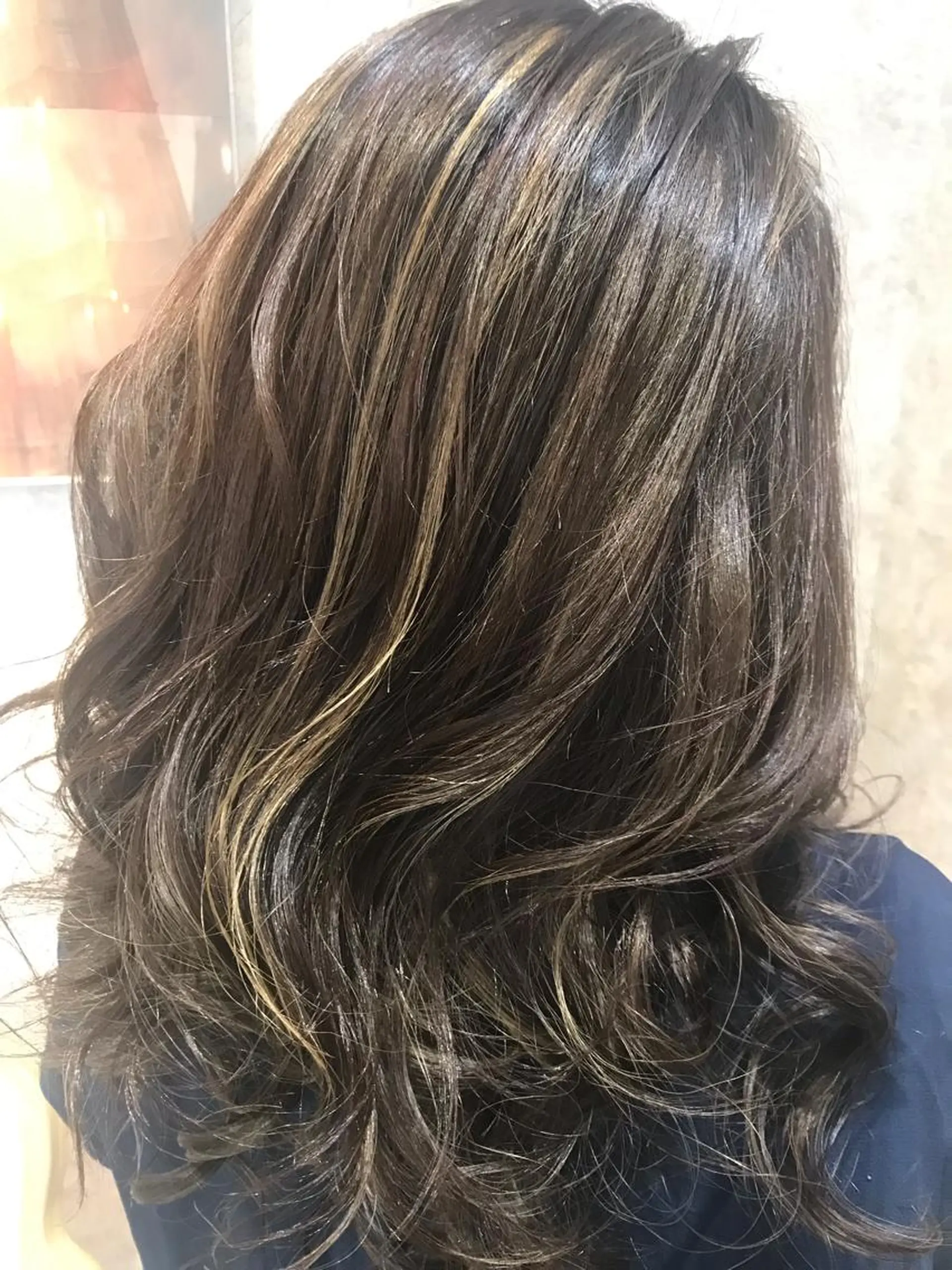 セミロング カラー ヘアアレンジ 透明感カラー ハイライトカラー ハイライト トリートメント 【earth】オガタ 🫧髪質改善縮毛🫧のヘアスタイル