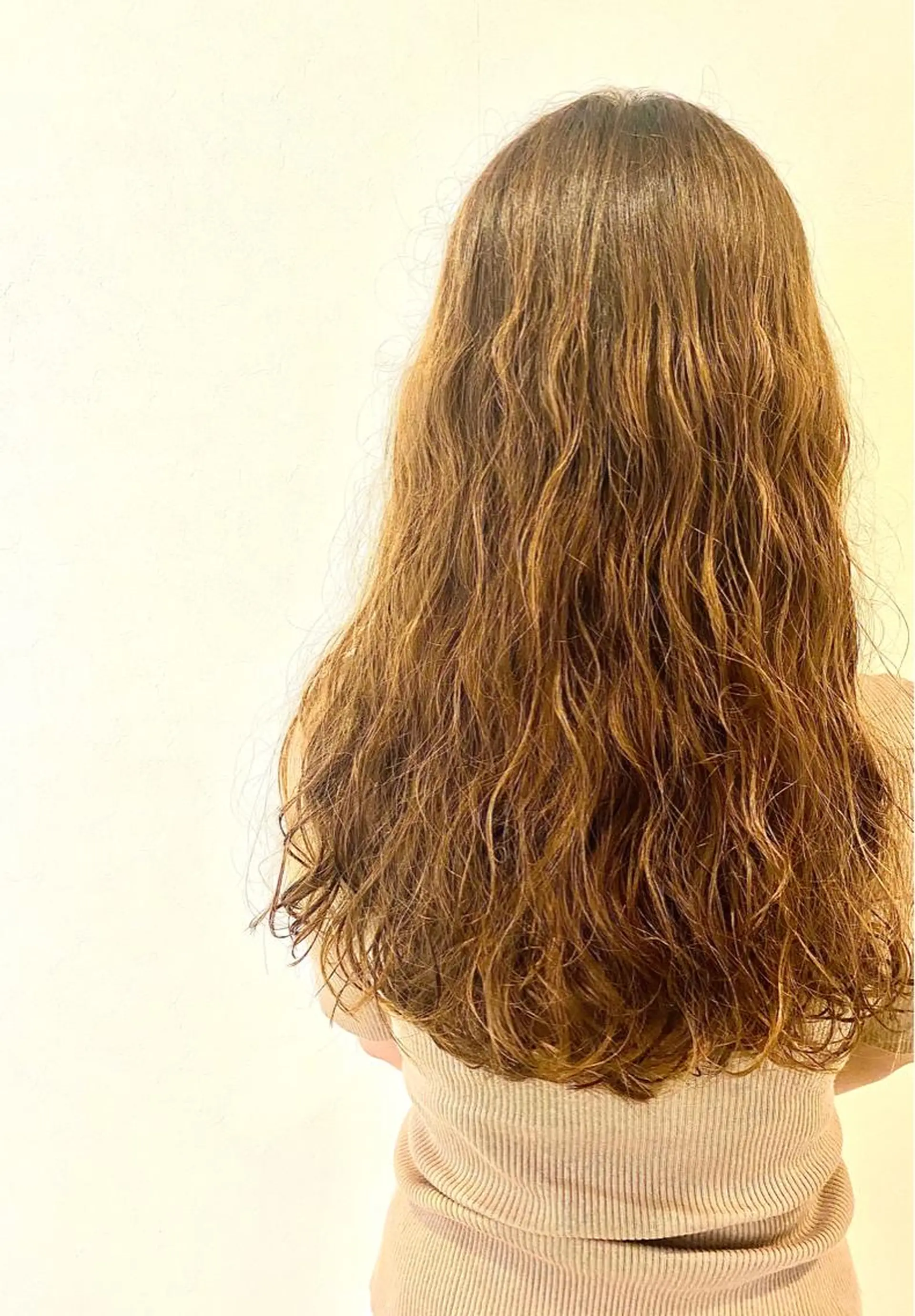 ロング パーマ aile TotalBeautySalon 生駒店所属・むらい ゆいのヘアスタイル