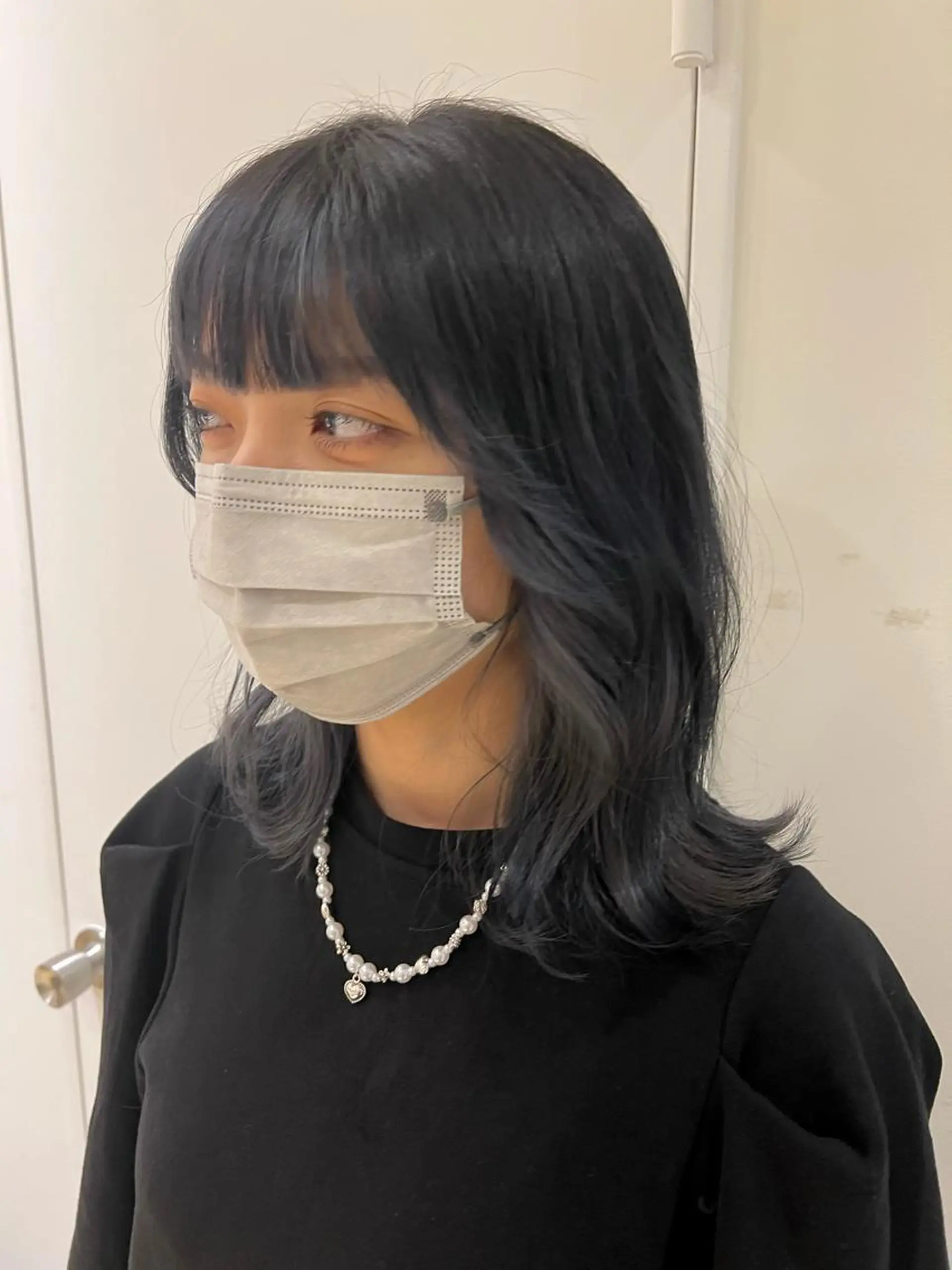 ミディアム カラー ブリーチ ブルーカラー シルバー eight  shinjuku所属・海外ヘア スタイルRIOのヘアスタイル