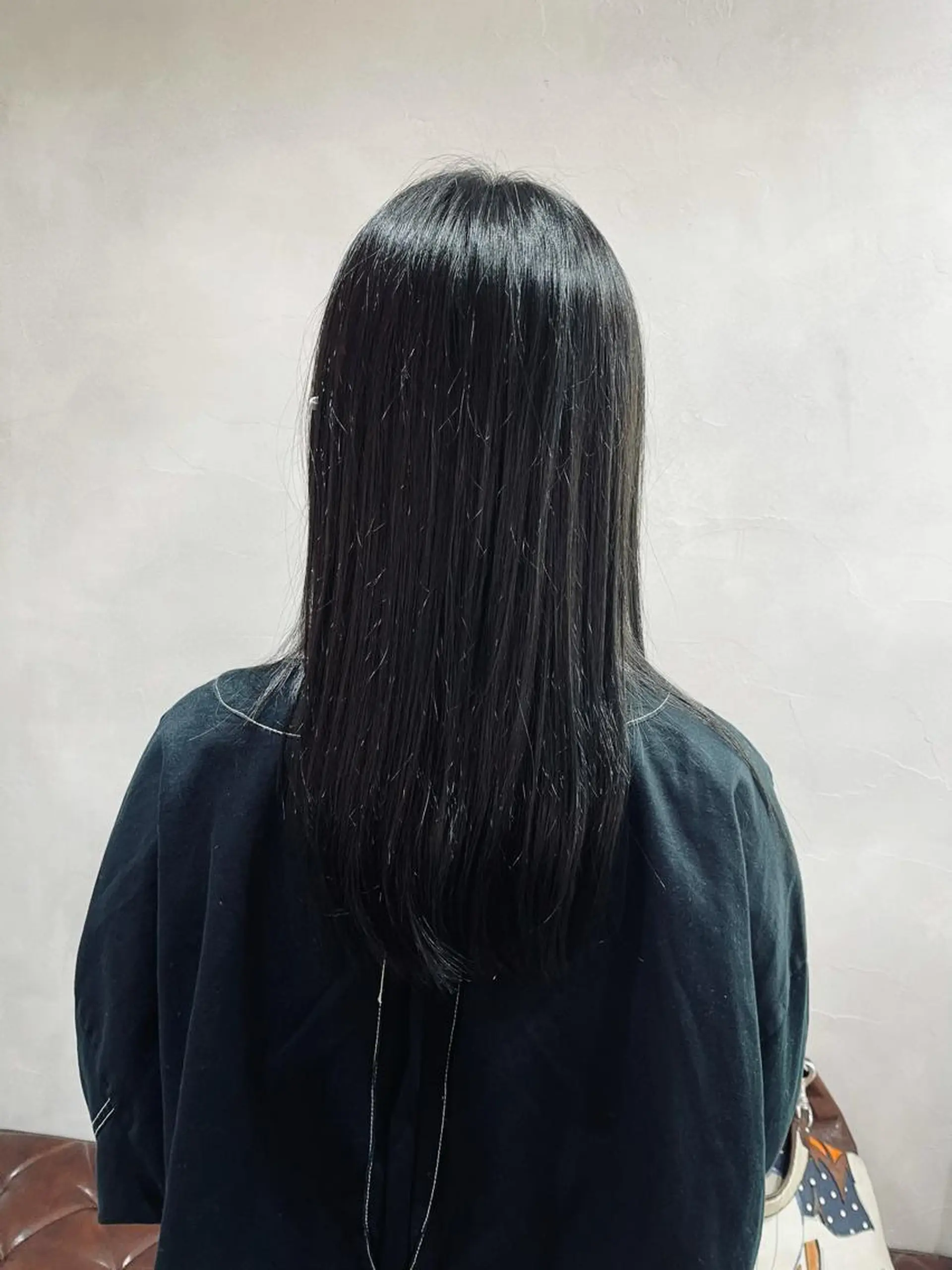 ロング カラー 黒髪 ブルーカラー ブルーブラック 縮毛矯正 トリートメント 似合わせスタイル 足立のヘアスタイル