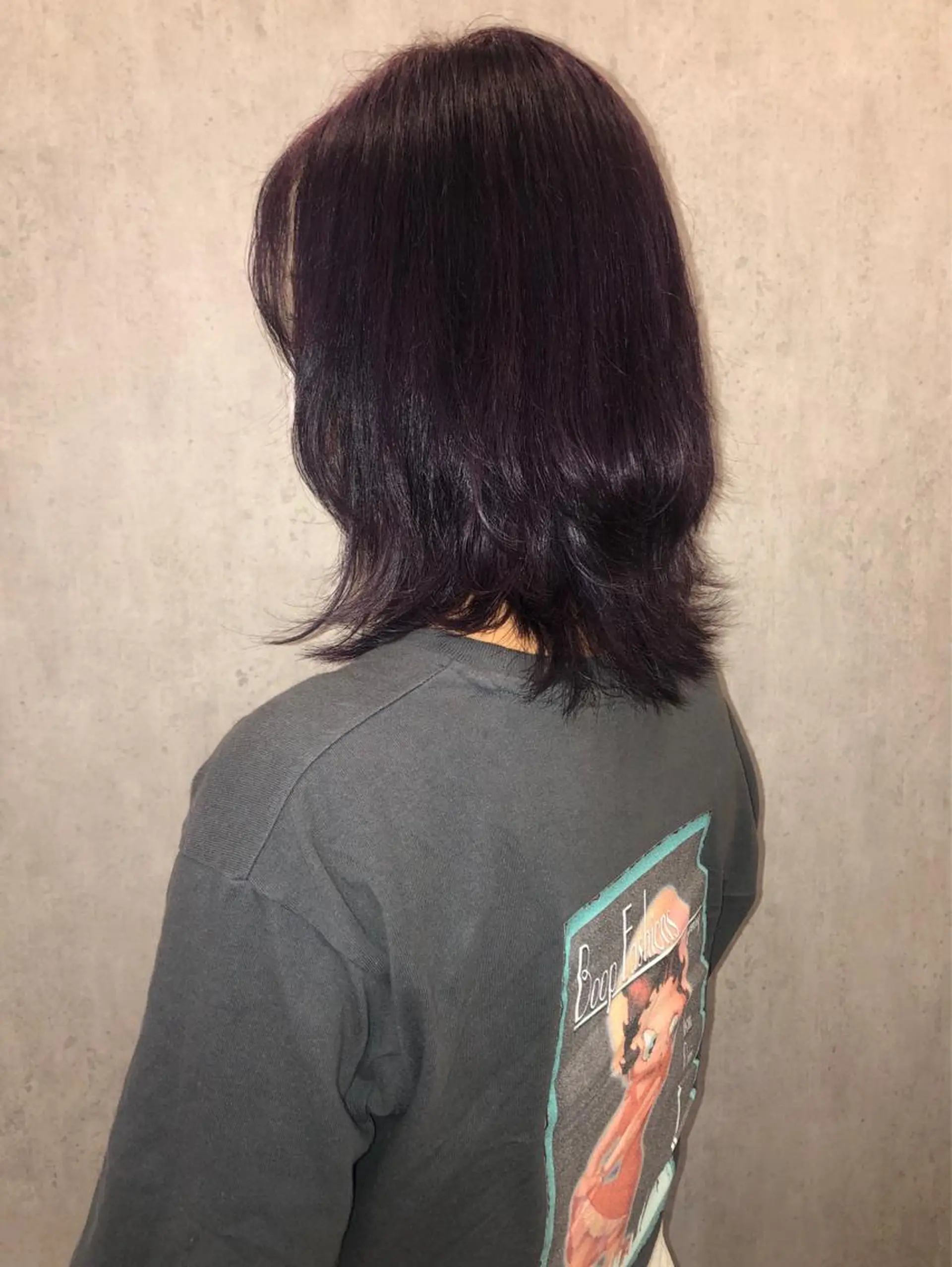 ミディアム カラー 吉田 美優のヘアスタイル