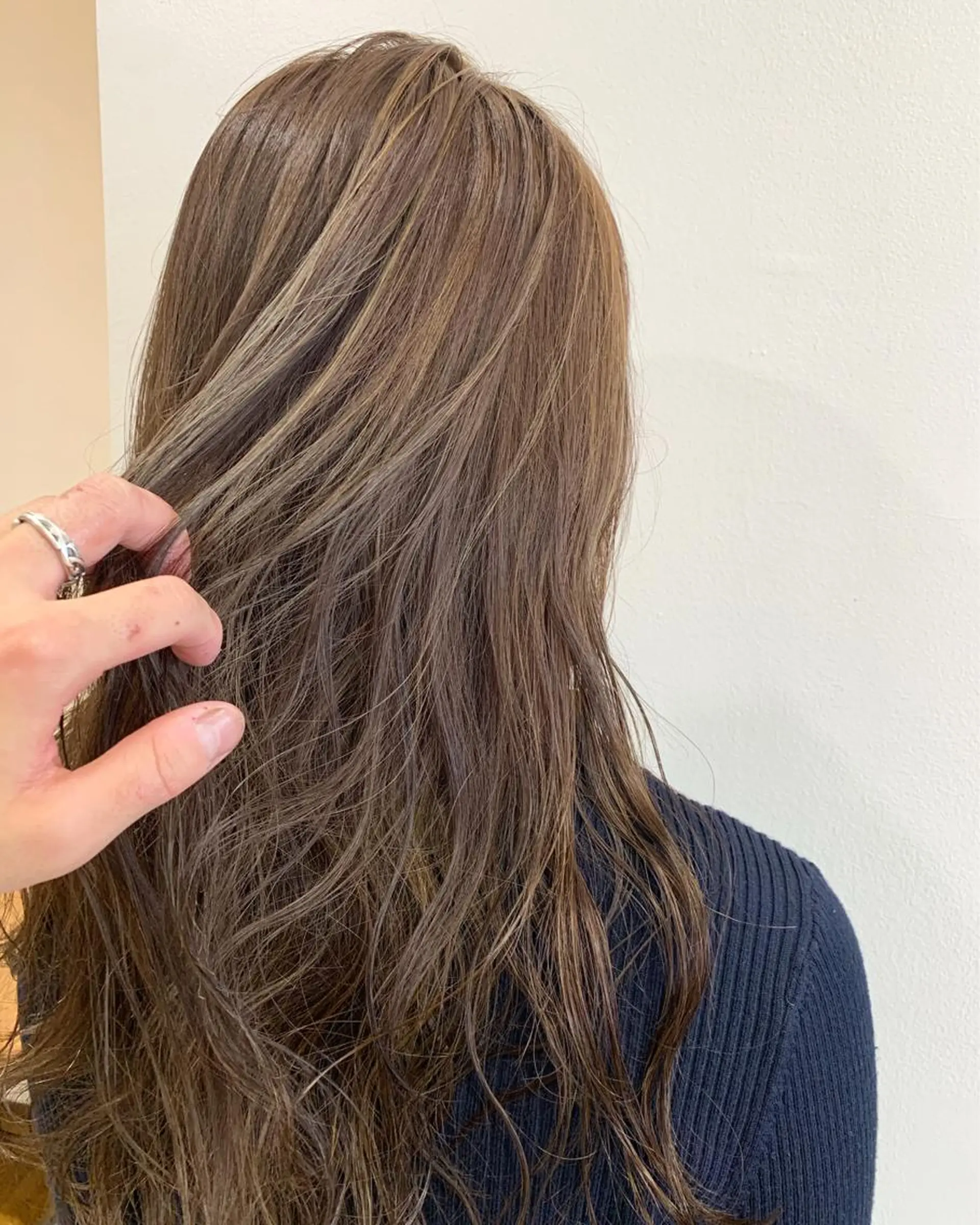 ロング ヘアカラー トリートメント ヘッドスパ ヘアセット 山口 竣也のヘアスタイル
