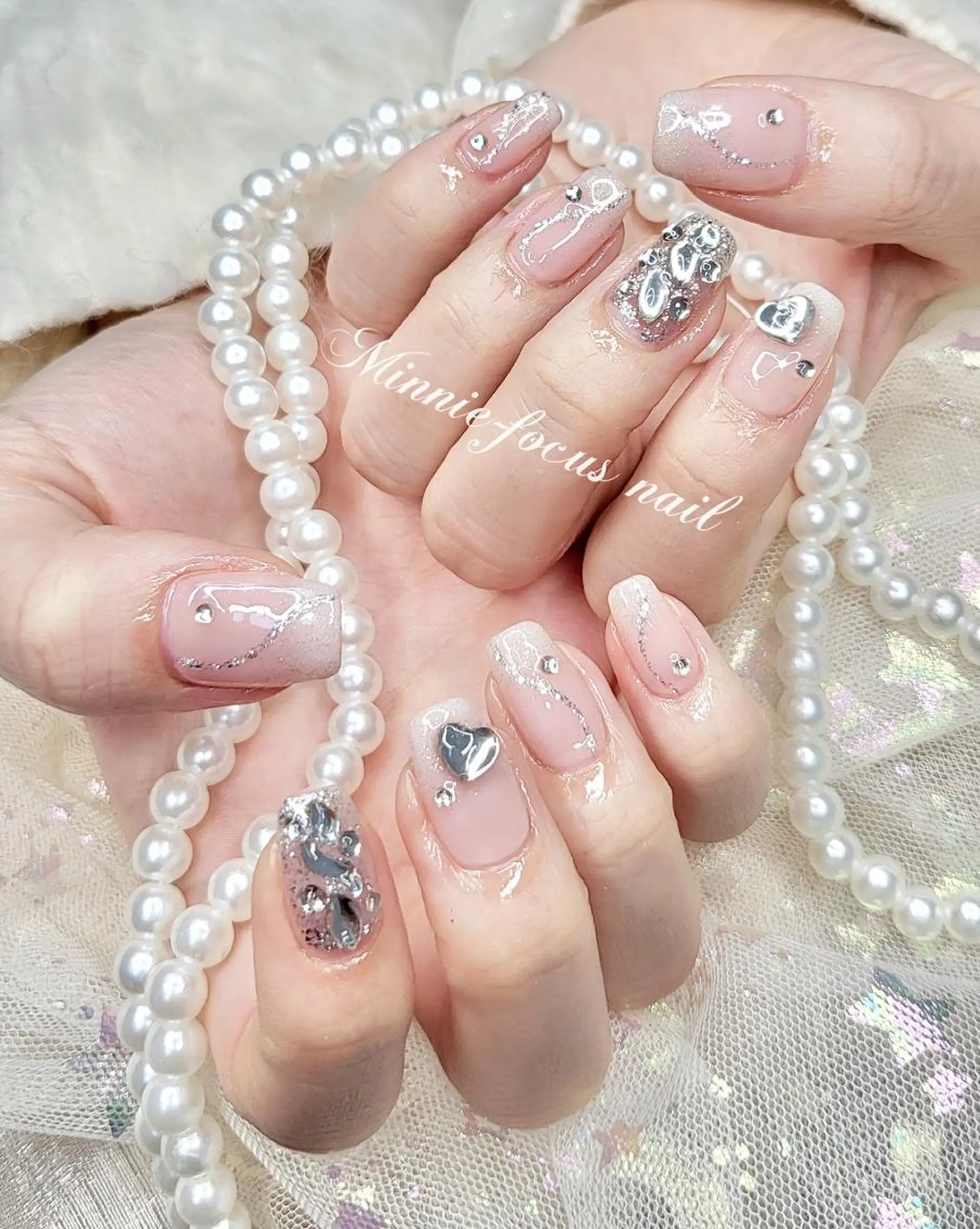 ネイル キラキラネイル 韓国ネイル ワンホンネイル ハンドネイル 🎀Lychee ワンホンネイル✨のネイルデザイン
