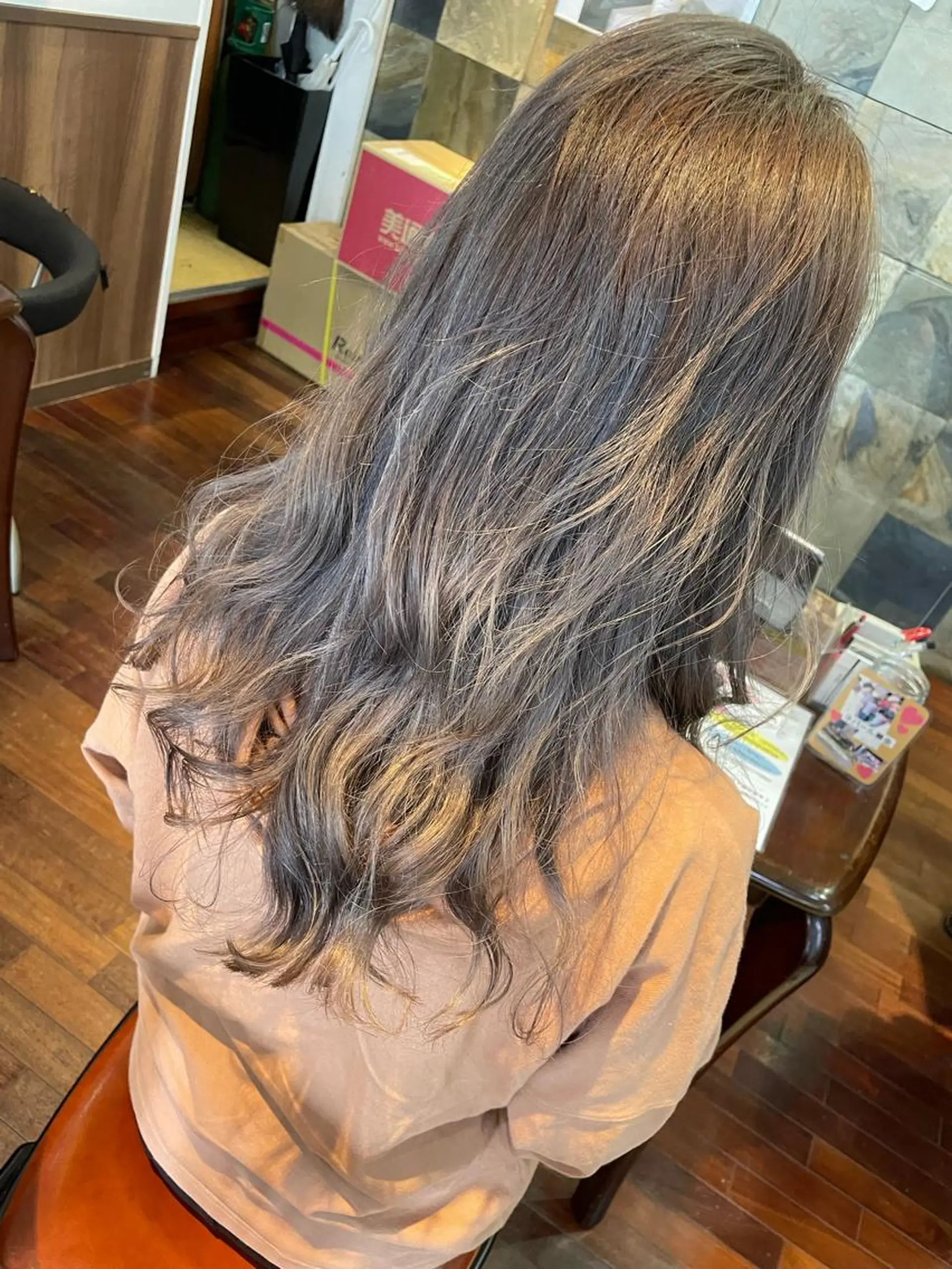 ロング カラー ヘアアレンジ アディクシーカラー ブリーチ ケアブリーチ シルバー トリートメント 福見 美保のヘアスタイル