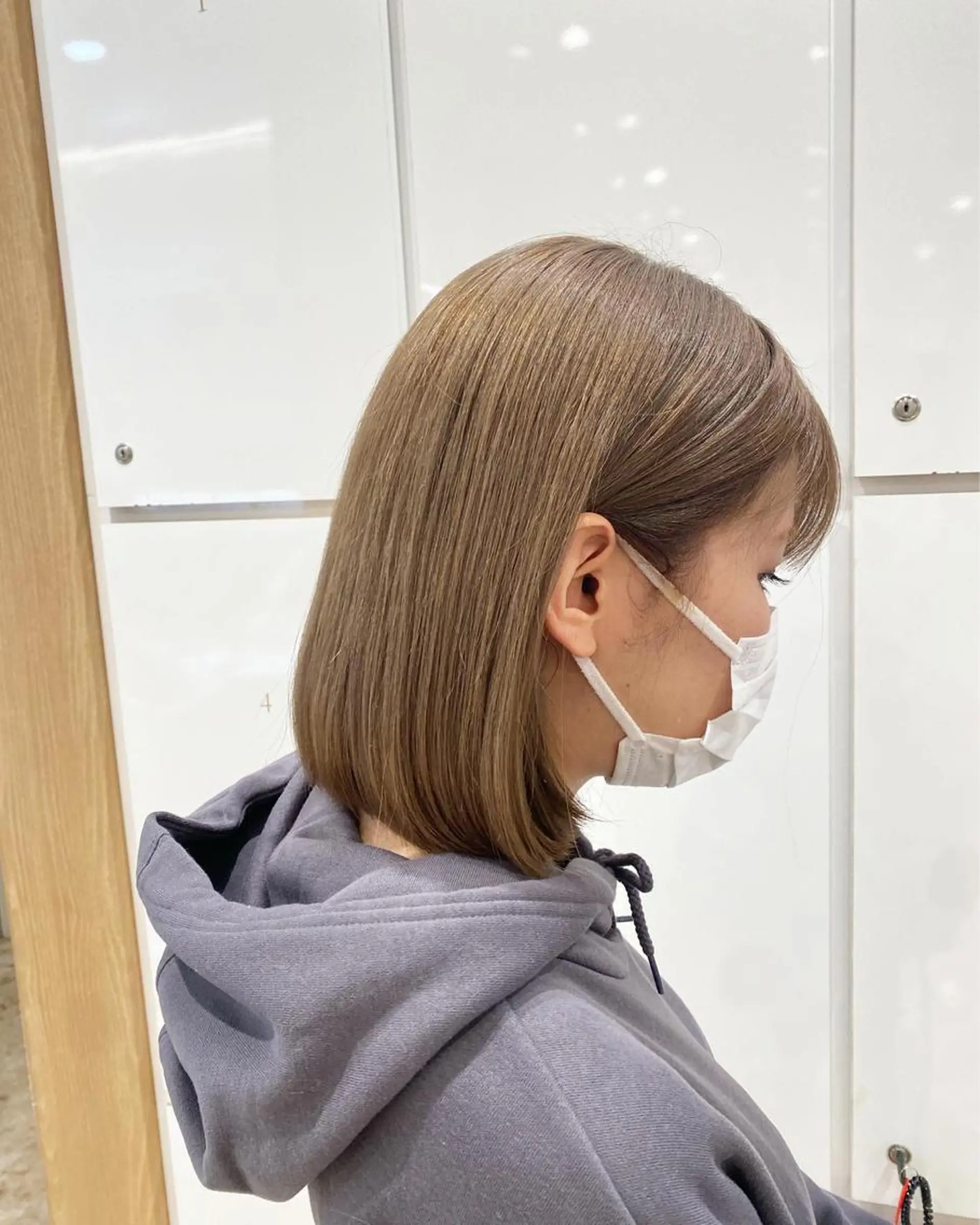 ミディアム カラー ヘアアレンジ 切りっぱなしボブ ベージュカラー ハイトーンカラー インナーカラー ピンクカラー 🌿ブリーチ/髪質 改善/🌿‬JINのヘアスタイル