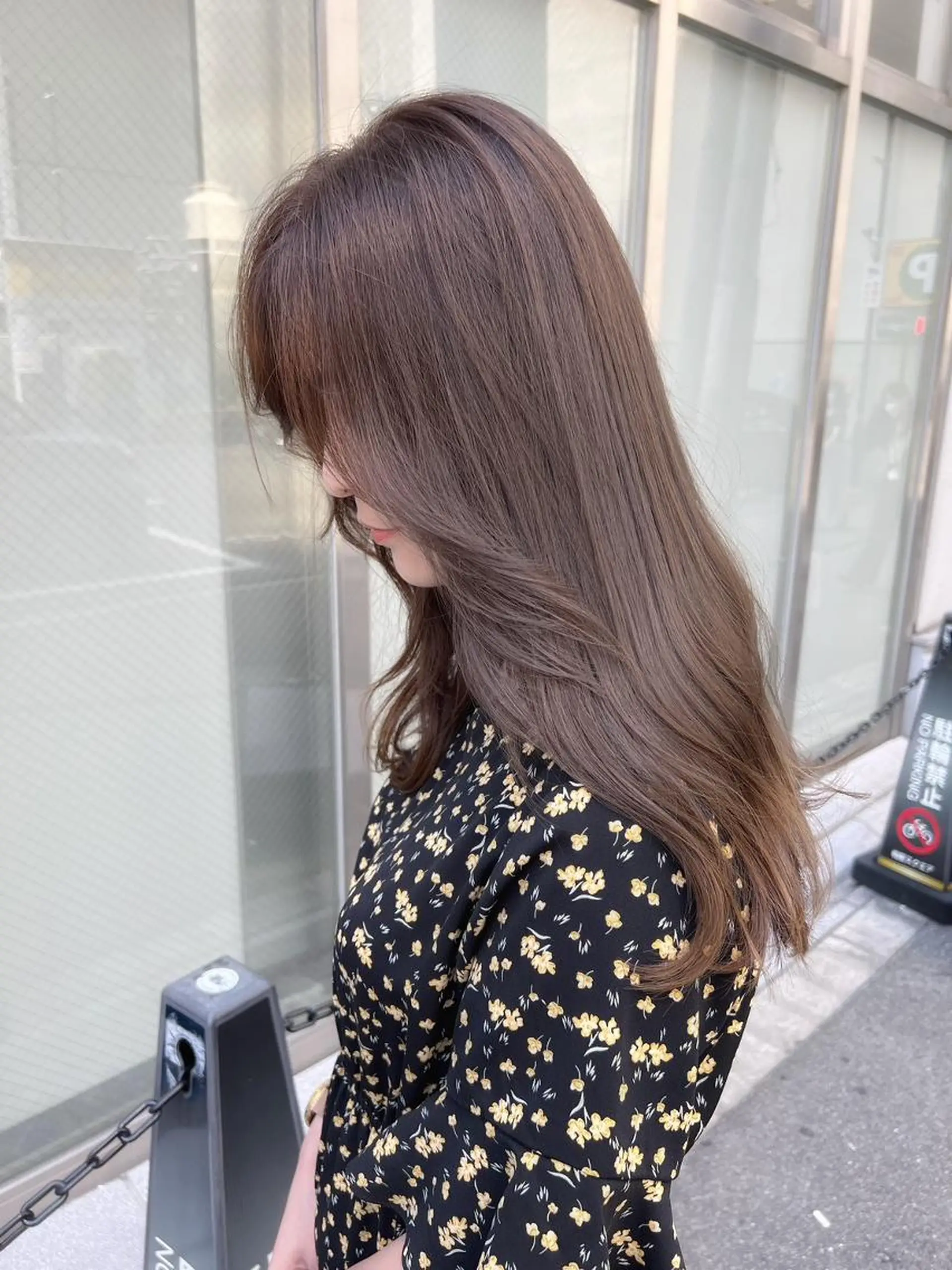 カラー パーマ ヘアアレンジ ロング ベージュカラー ブリーチ ケアカラー イヤリングカラー グレージュ カット ヘアカラー トリートメント ヘアケア特化型サロン newi 京橋のヘアスタイル