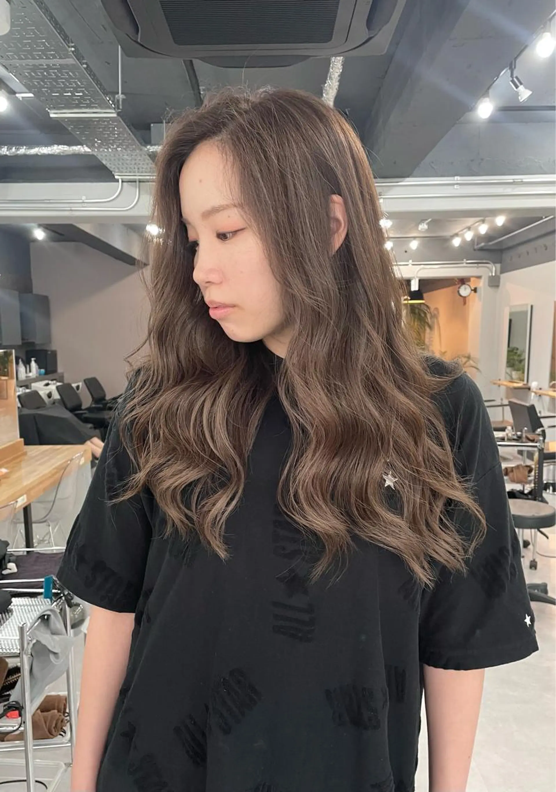 ミディアム カラー カット ヘアカラー トリートメント 西村あきや トレンド韓国ヘアのヘアスタイル