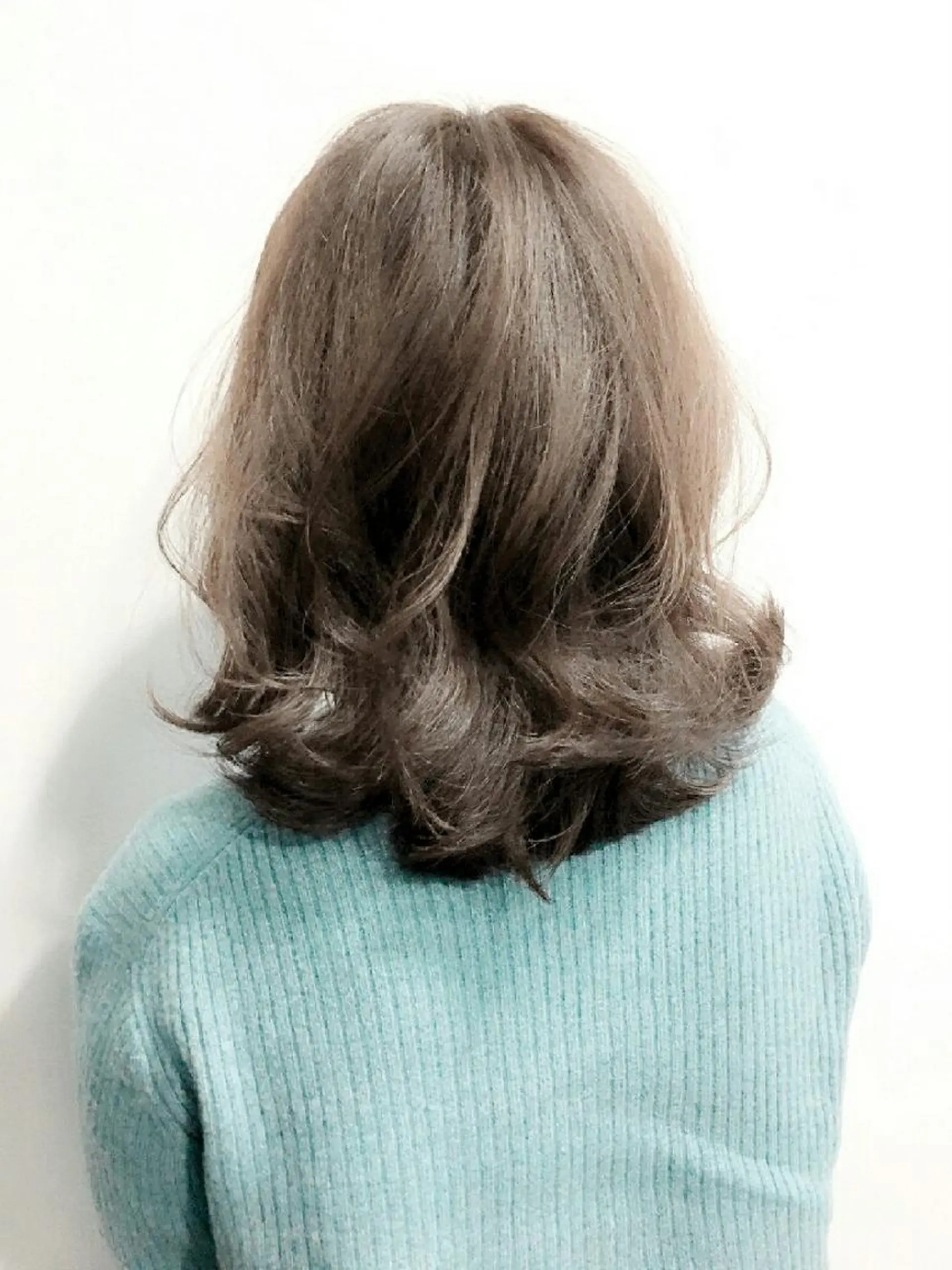 ミディアム カラー ブルーカラー Elsa エルサのヘアスタイル