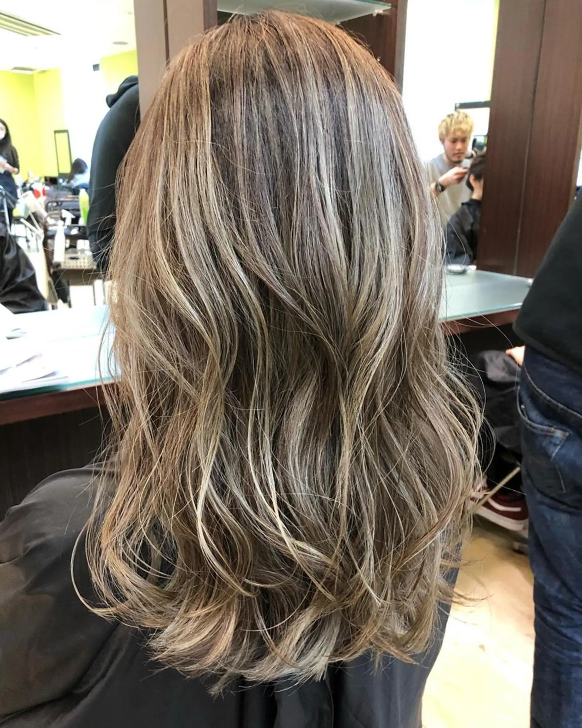 ショート カラー パーマ ヘアアレンジ メンズ メンズバレイヤージュ メンズブリーチ メンズハイライト メンズハイトーン メンズインナーカラー yasu ヤスのヘアスタイル