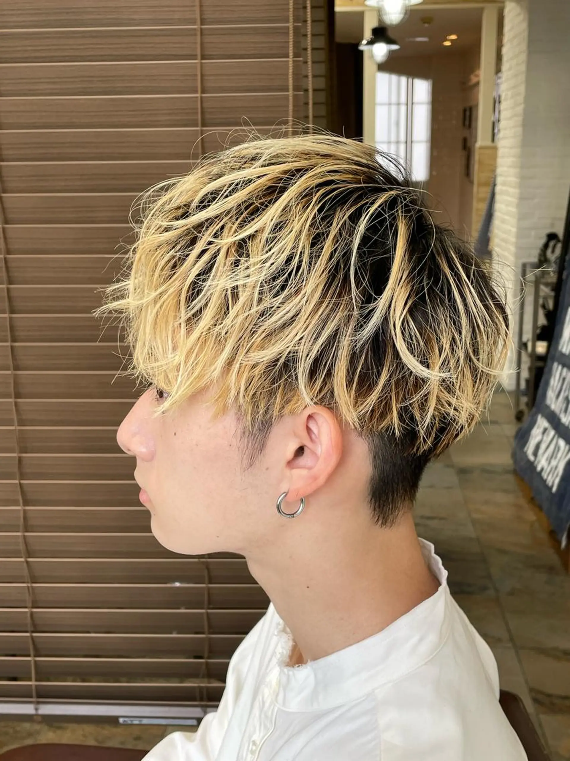 メンズ マッシュ カット 榎戸 怜真のヘアスタイル