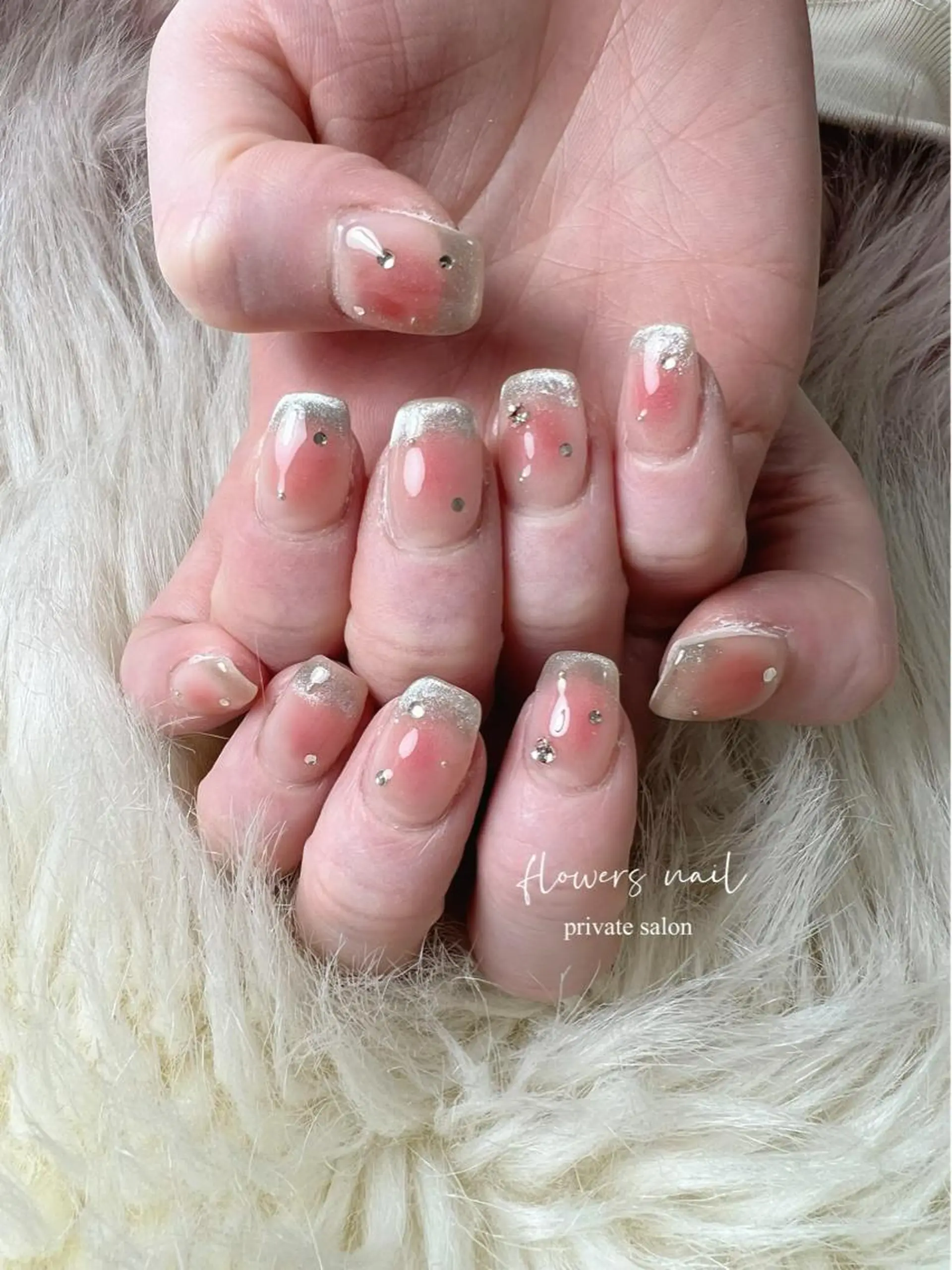 ネイル チークネイル フレンチネイル ジェルネイル グラデーション マグネットネイル flowers nailのネイルデザイン