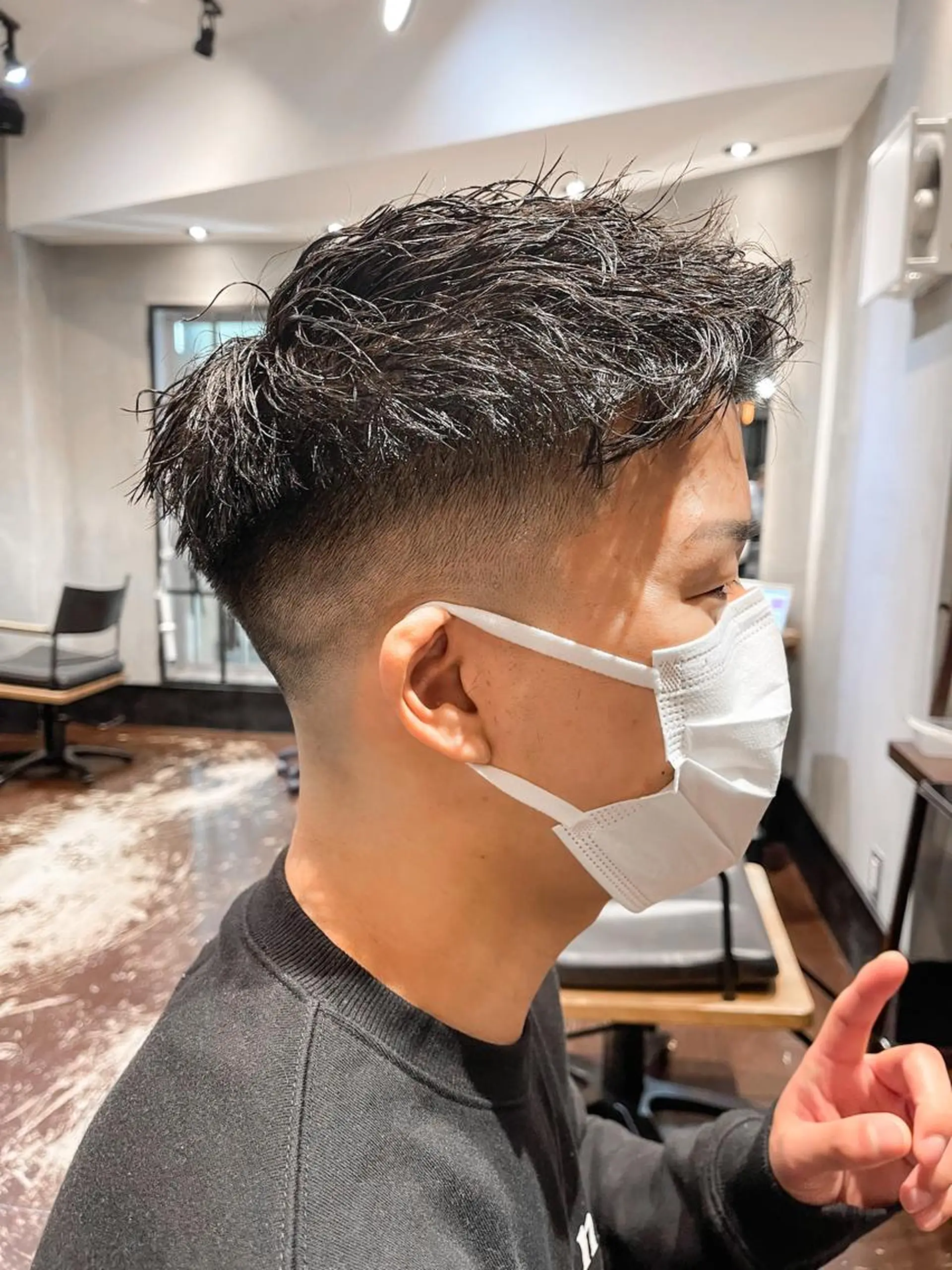 ショート メンズ フェードカット スキンフェード カット トリートメント ヘアセット lana hair 新宿 髪質改善トリートメント 新宿三丁目所属・新宿メンズパーマ TAKE曲がる縮毛のヘアスタイル