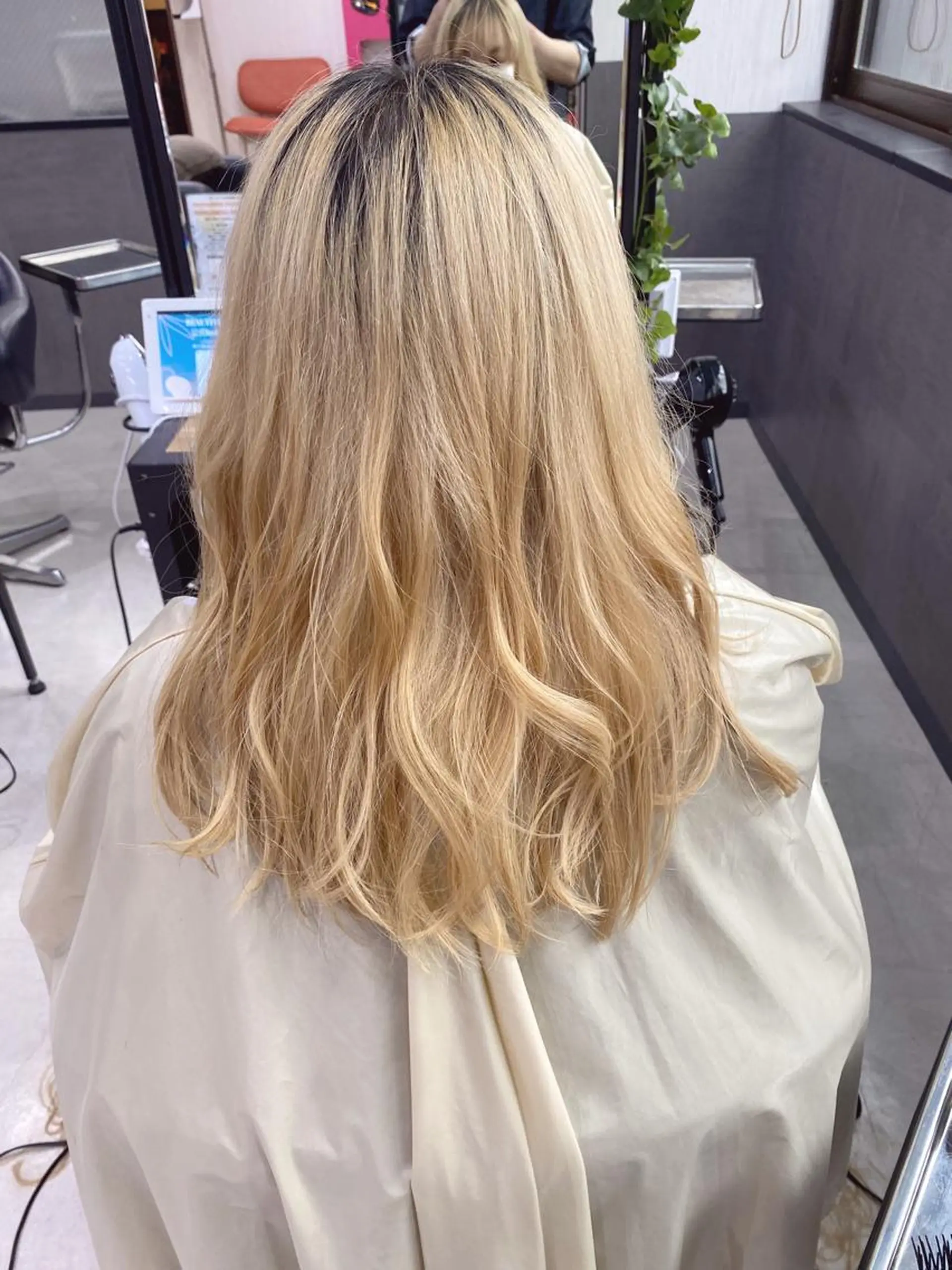 ロング カラー特化 横川　翔希のヘアスタイル