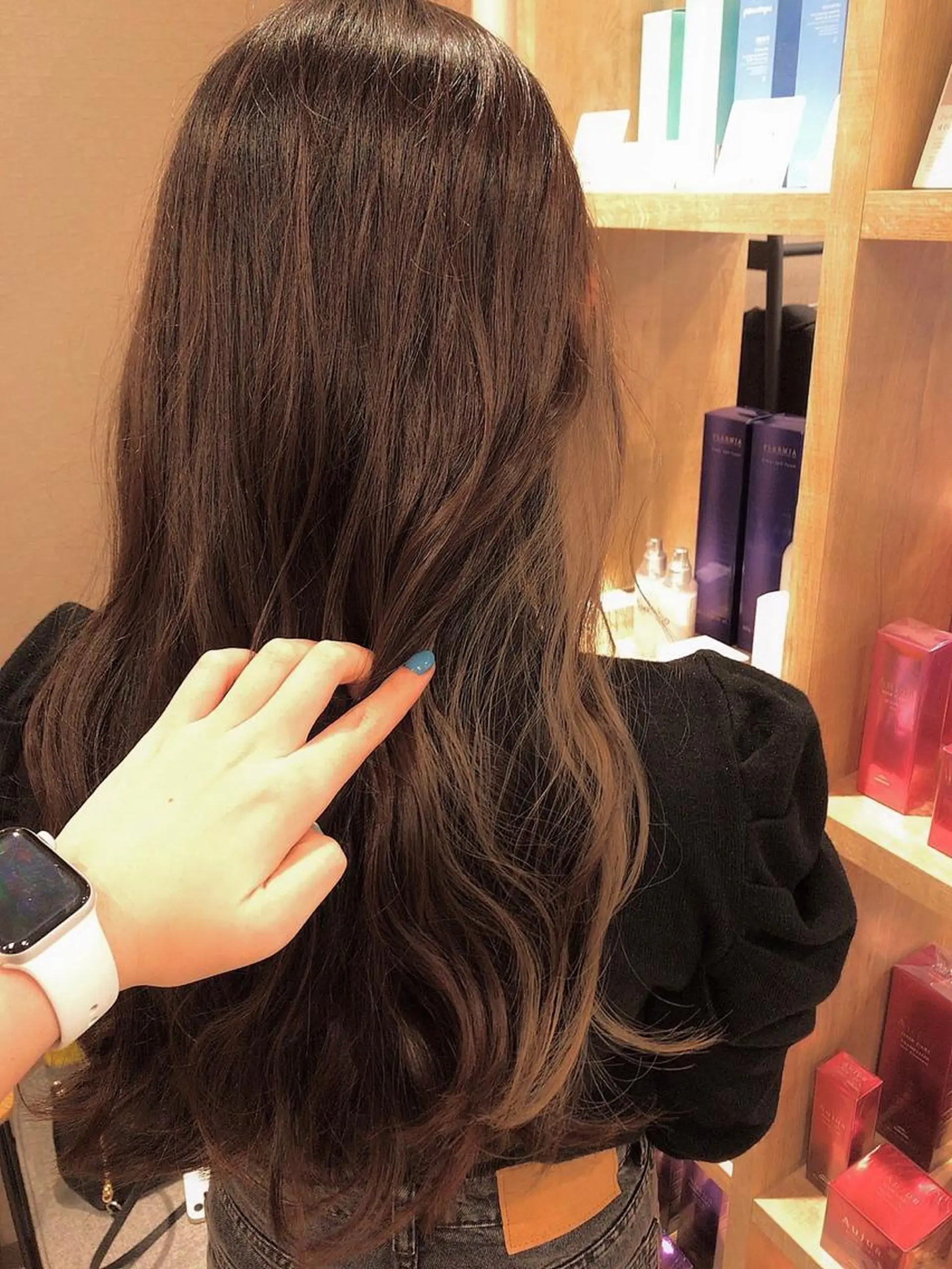 ロング MR.GOODMORNING所属・天野 優美のヘアスタイル