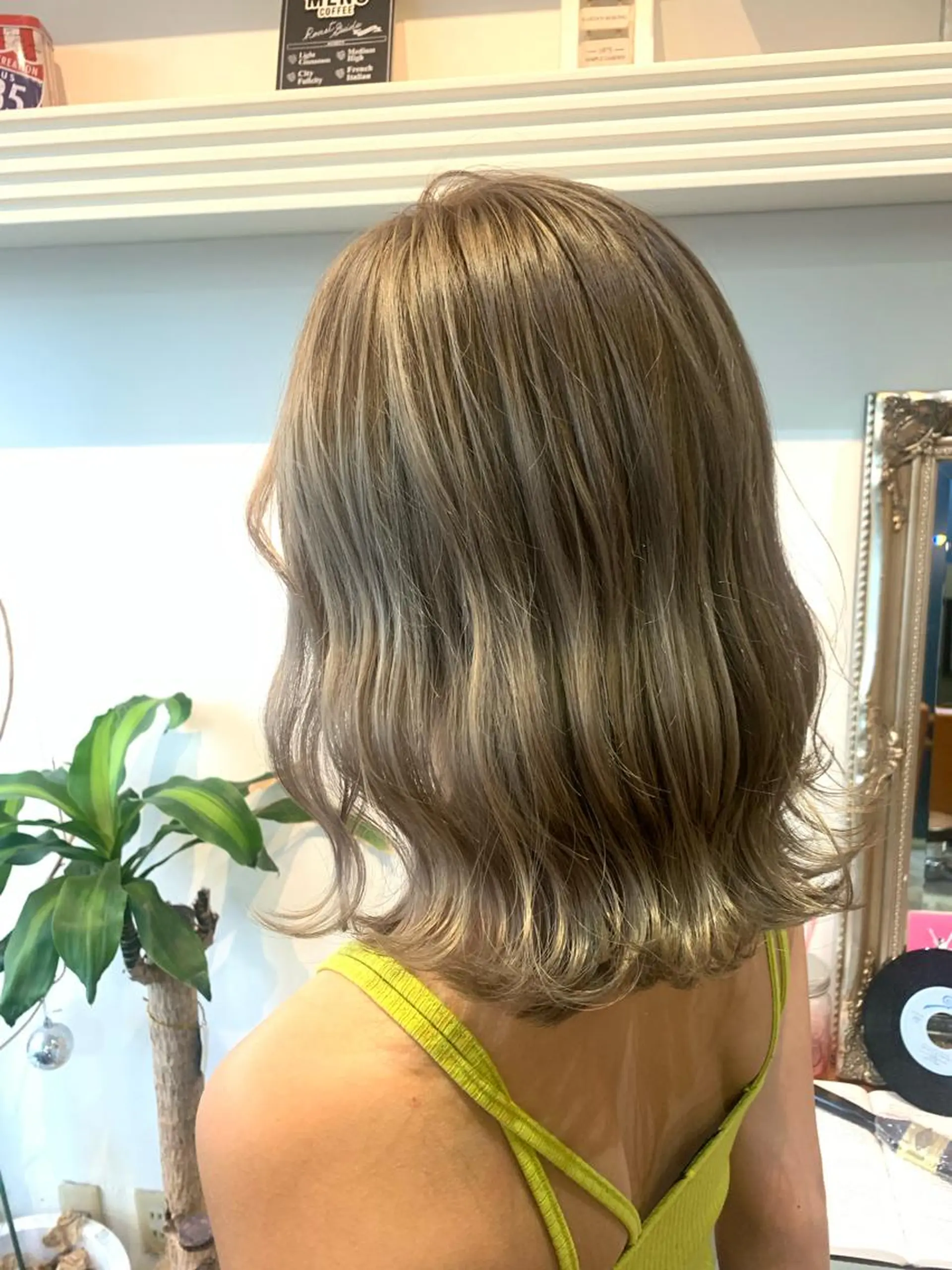 ミディアム ハイライト ヘアカラー トリートメント ヘッドスパ ヘアセット 山口 竣也のヘアスタイル