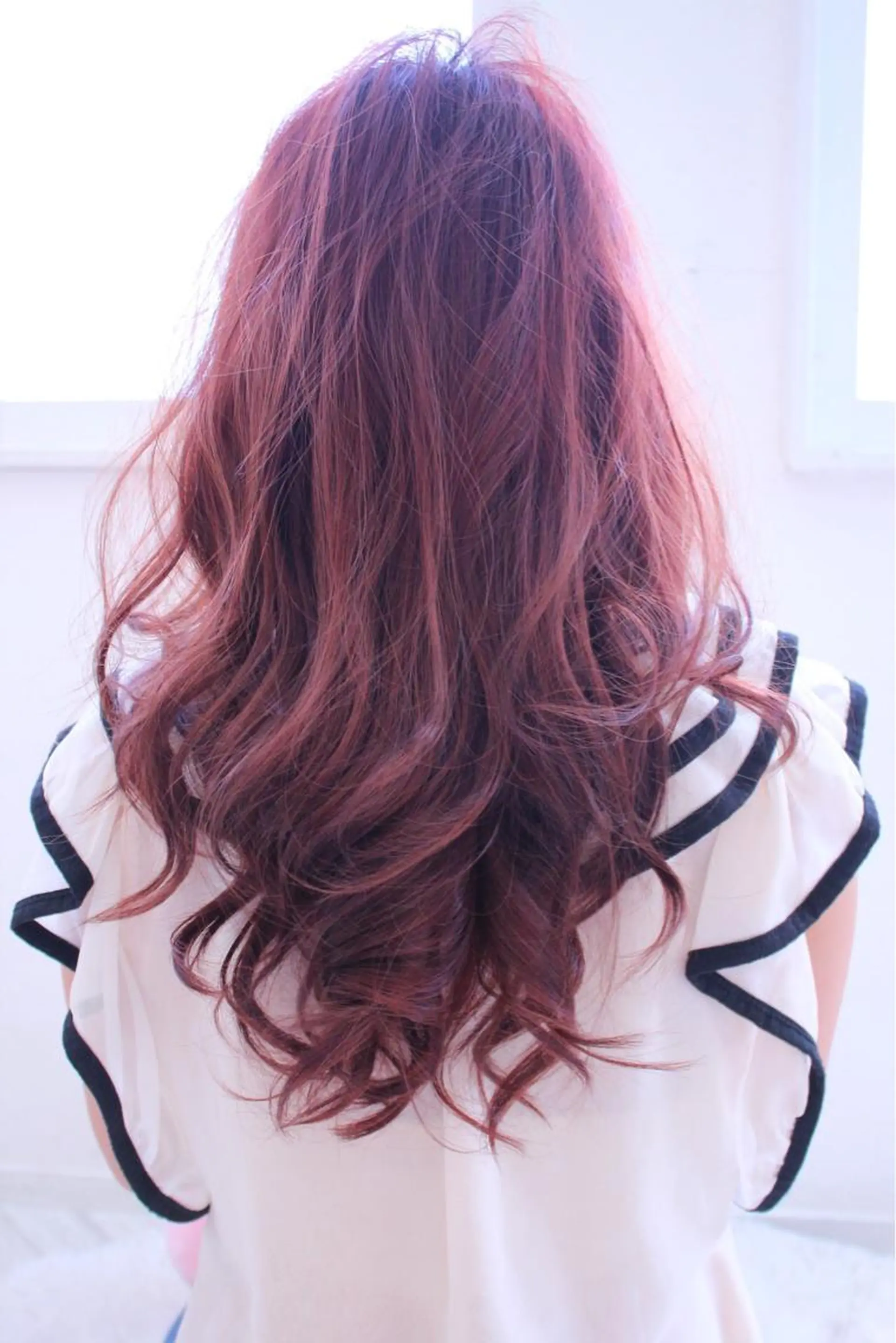 ミディアム セミロング ロング カラー ピンクカラー バイオレットカラー uno pulir所属・トップスタイリスト 永尾拓也のヘアスタイル