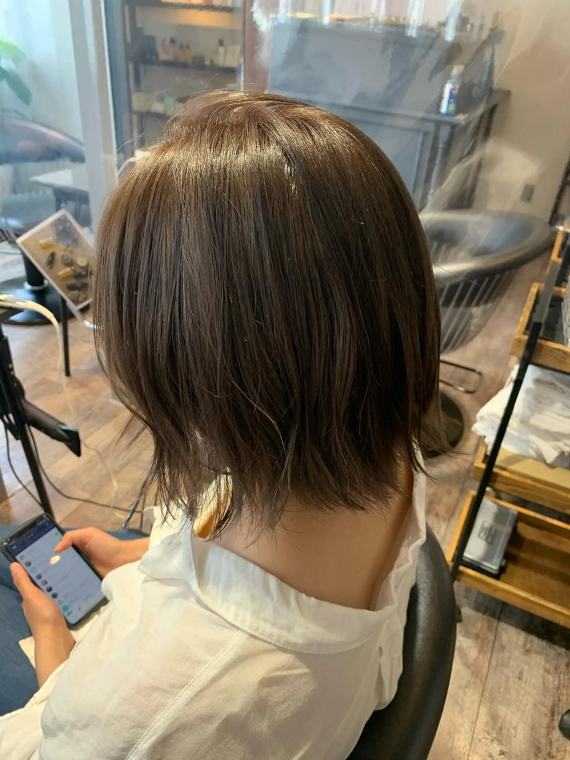 ショート カラー パーマ ヘアアレンジ メンズ キッズ ネイル マツエク・マツパ アディクシーカラー アッシュ ベージュカラー ボブ SALOWIN梅田茶屋町店所属・ウルフレイヤーカット /チヒロのヘアスタイル