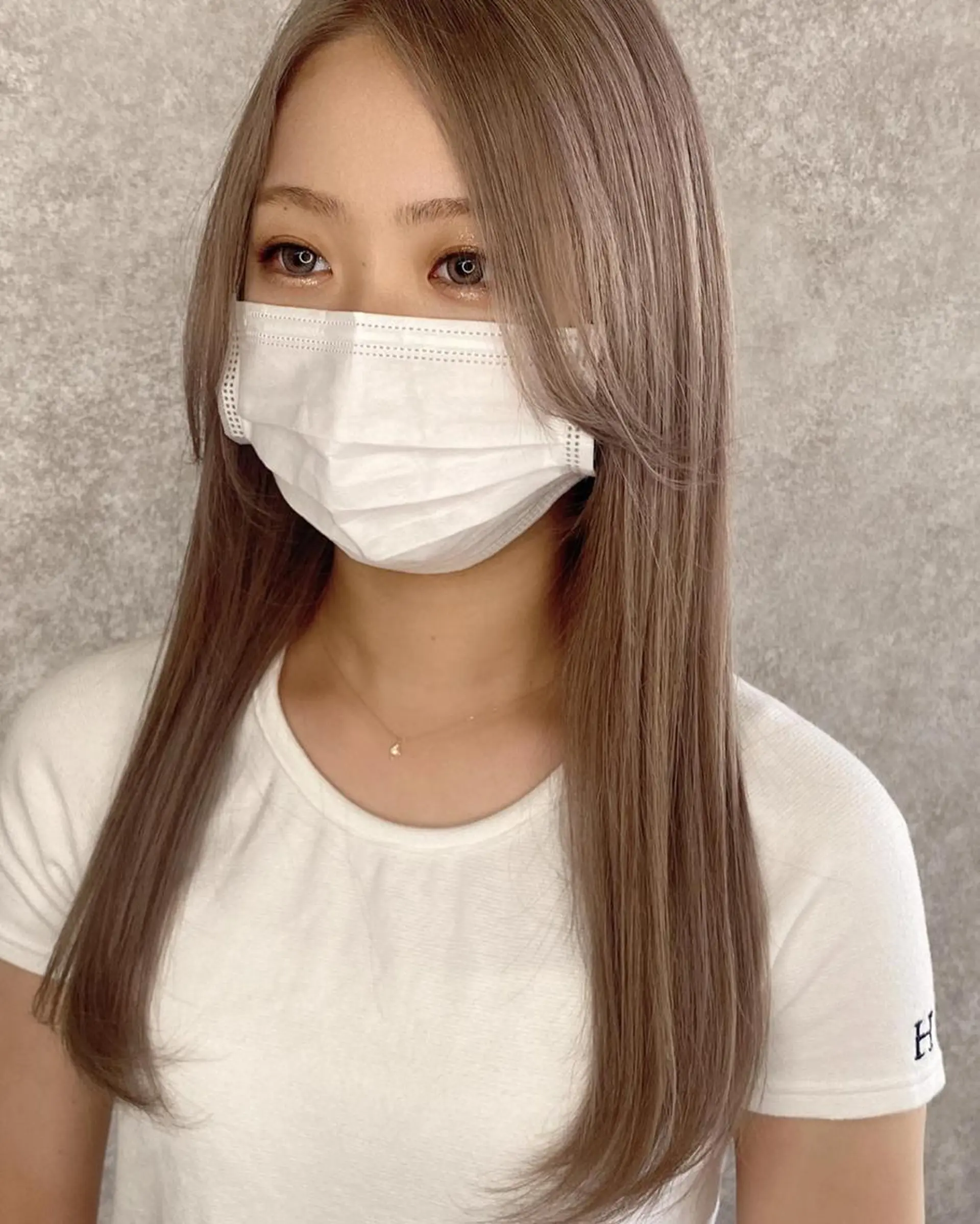 ロング カラー ベージュカラー ハイトーンカラー ミルクティーベージュ 髪質改善 韓国風ヘア UNDER vr 【アンダーバー】のヘアスタイル