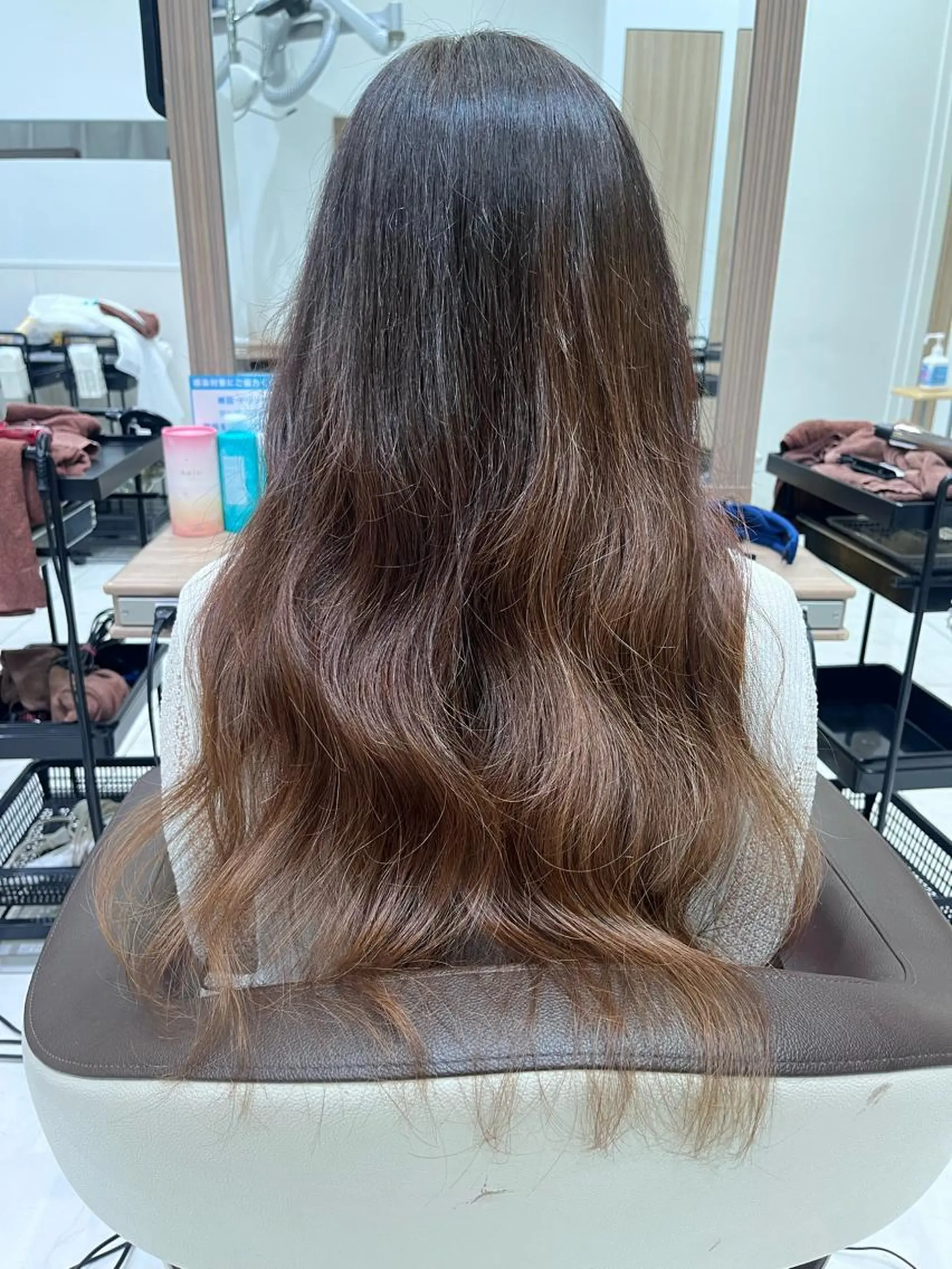 カラー 🐈‍⬛SARA🎀 ブリーチカラーのヘアスタイル