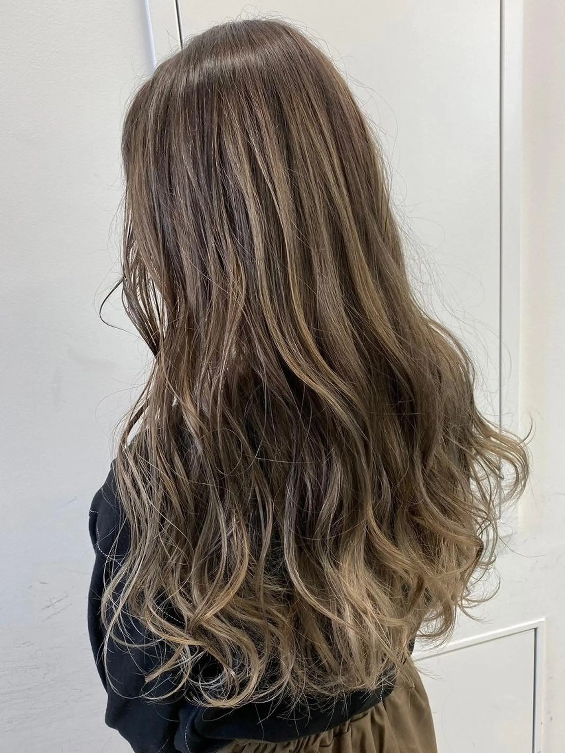 ロング カラー 透明感カラー イルミナカラー 【公式】amble luxe 中野のヘアスタイル