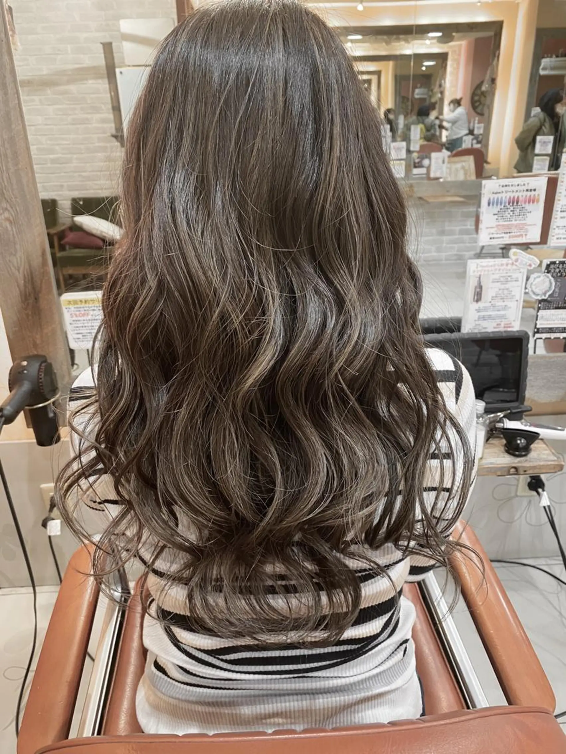 ミディアム カラー ミディアムパーマ ブリーチ ハイライトカラー インナーカラー ハイライト 増子 幹樹のヘアスタイル