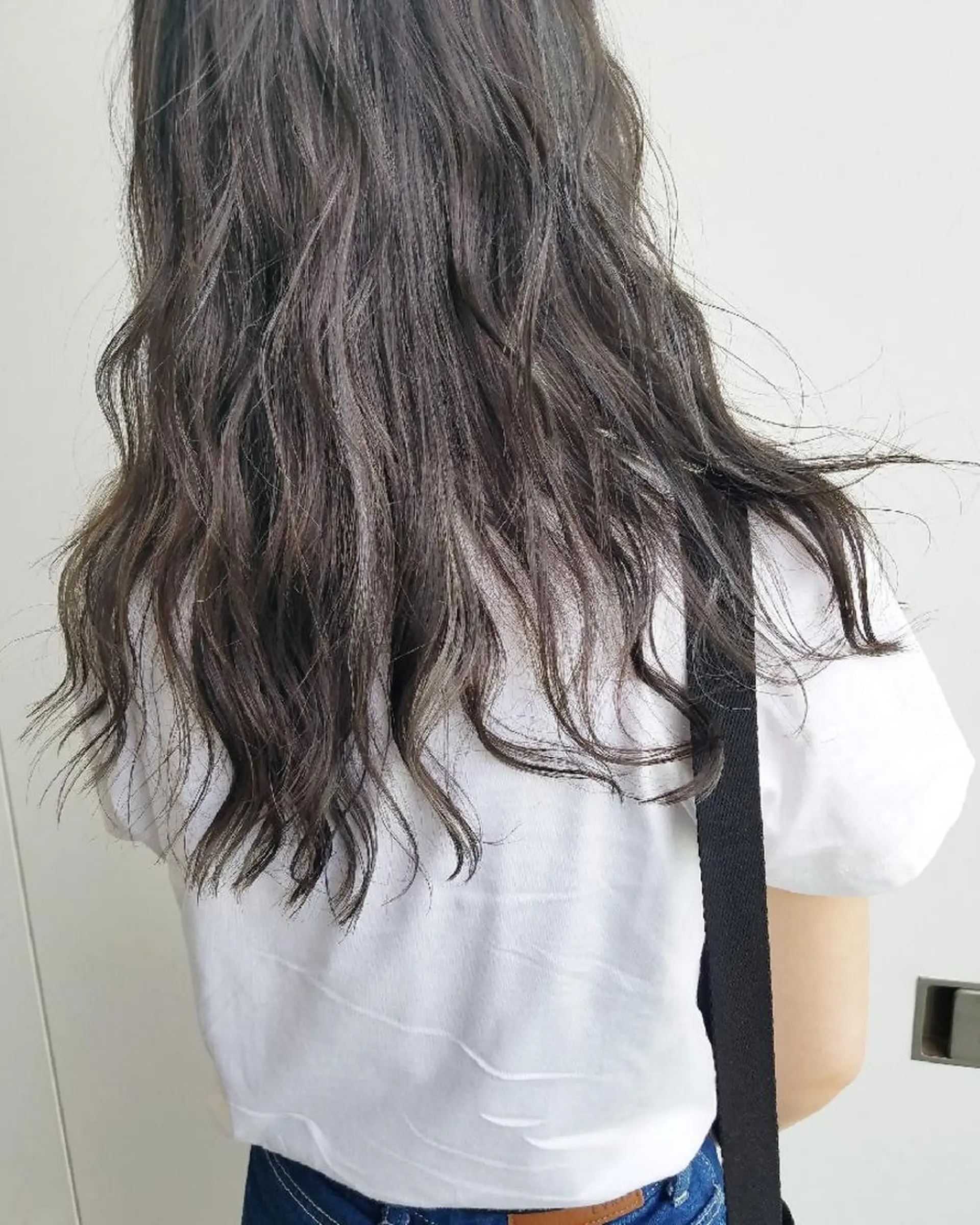 セミロング カラー グレージュ ハイライトカラー ハイライト iplus✴ まつげ、眉毛、耳つぼのマツエク・マツパデザイン