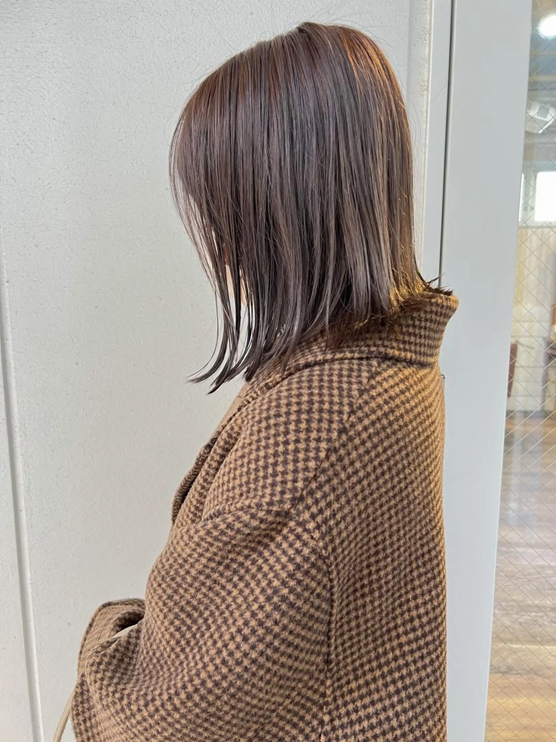 ミディアム カラー ショートボブ ベージュカラー ブリーチ 透明感カラー ダブルカラー a moment(モーメント)所属・蔵前 デザインカット KOBAYASHIのヘアスタイル
