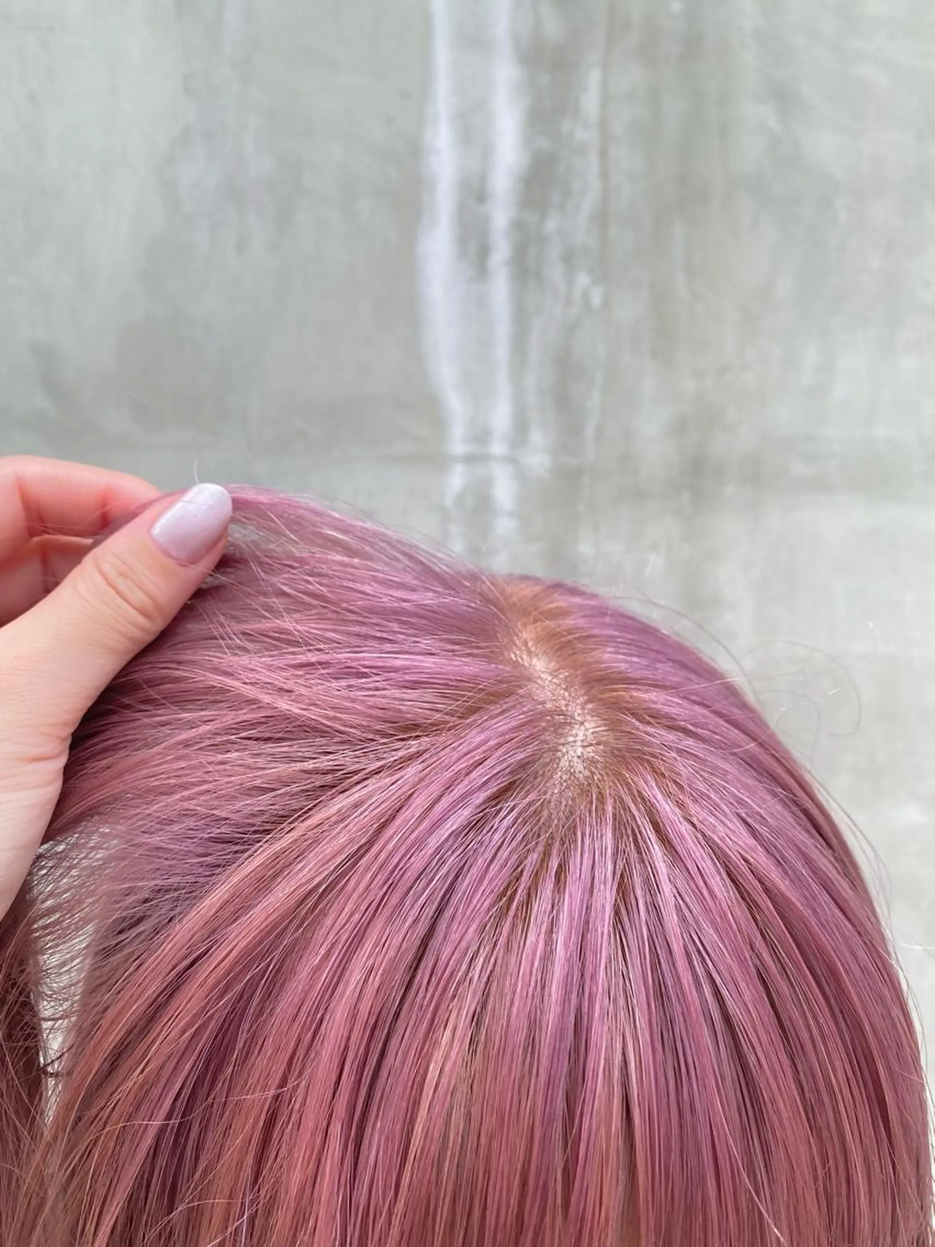 セミロング カラー ベージュカラー ブリーチ ケアブリーチ ピンクカラー ピンクベージュ ブリーチなしカラー レイヤーカットのヘアスタイル
