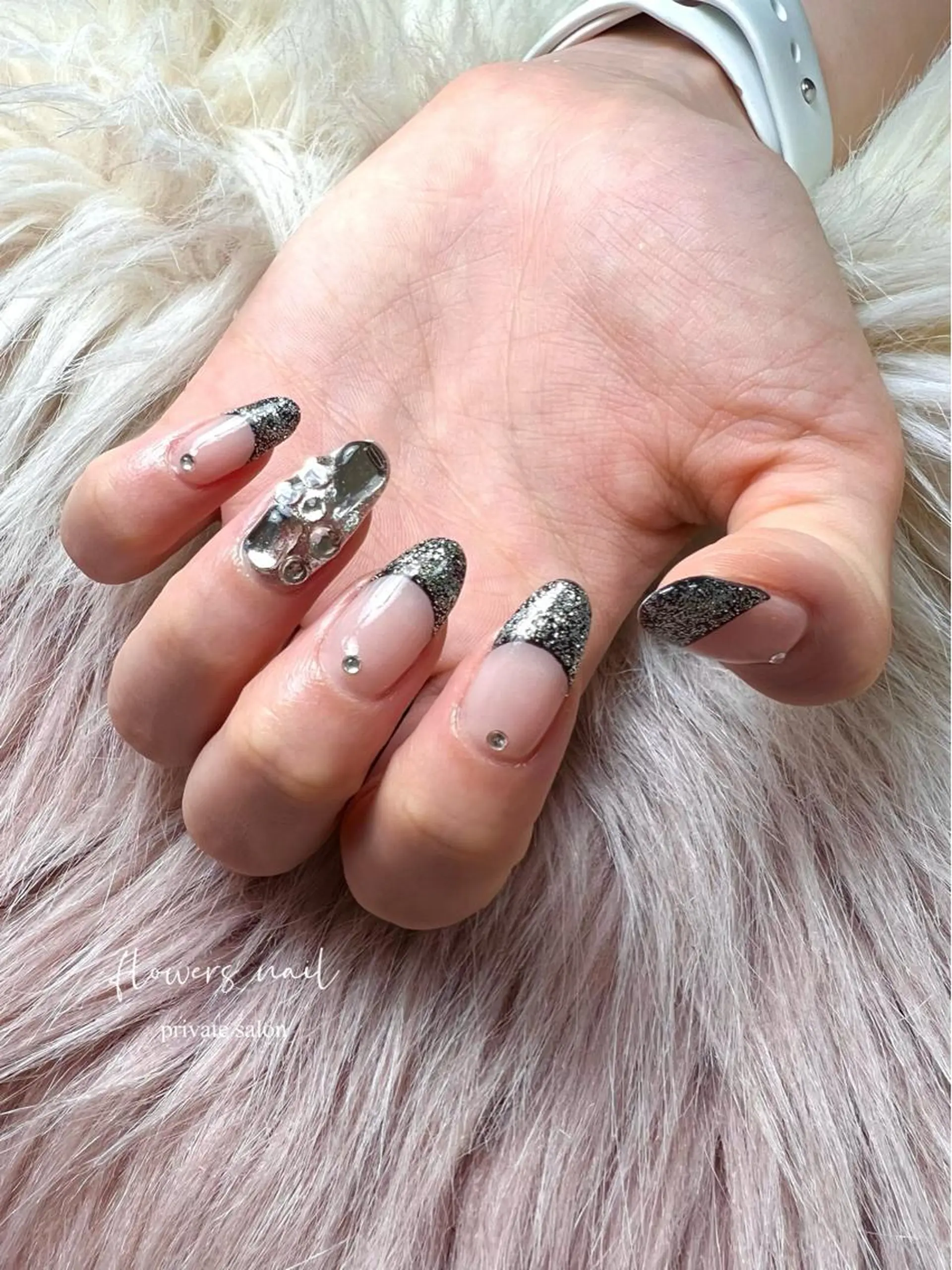 ネイル フレンチネイル ジェルネイル 持ち込み パラジェル 春ネイル flowers nailのネイルデザイン