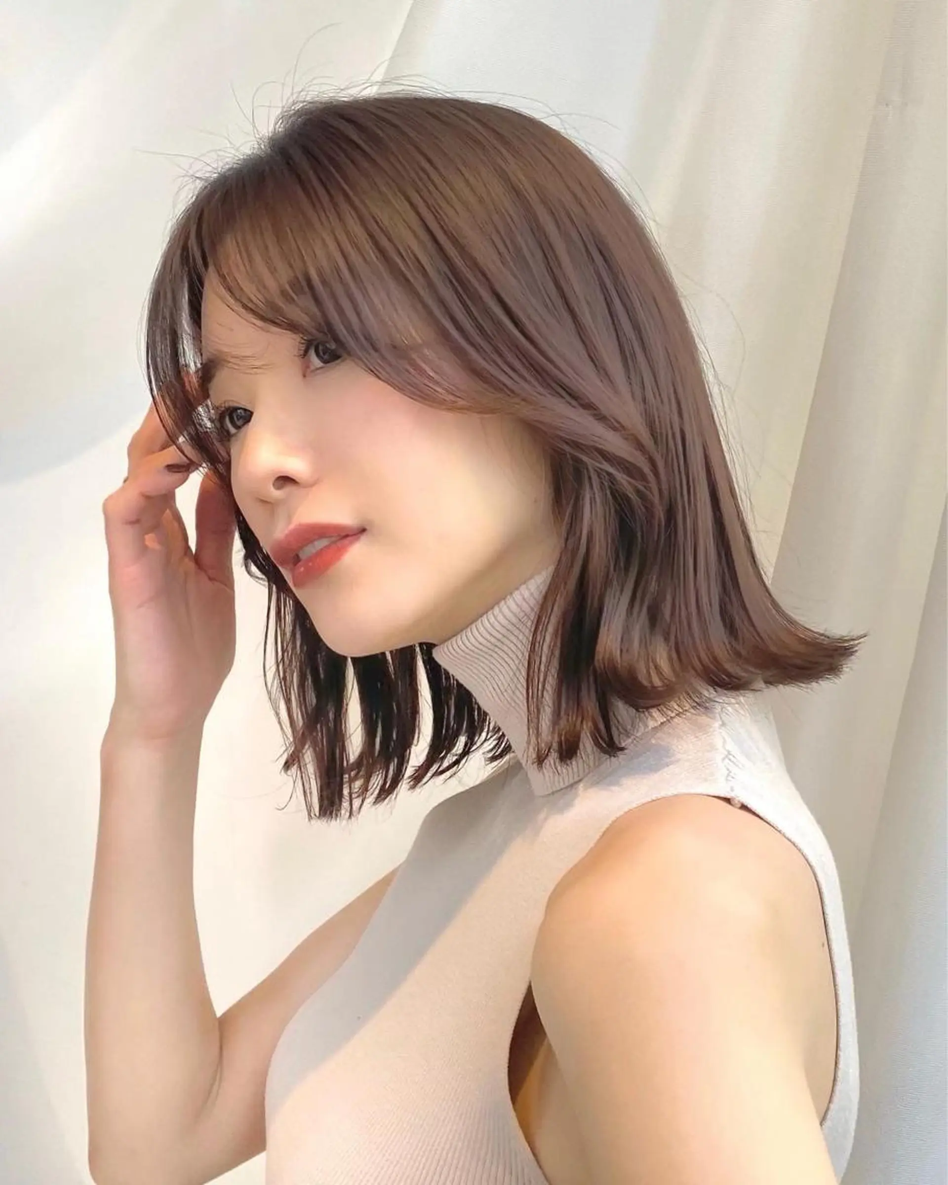 ミディアム カラー パーマ ヘアアレンジ 切りっぱなしボブ アディクシーカラー ブリーチ 透明感カラー イルミナカラー 小野寺瑞希 /最小顔カットのヘアスタイル