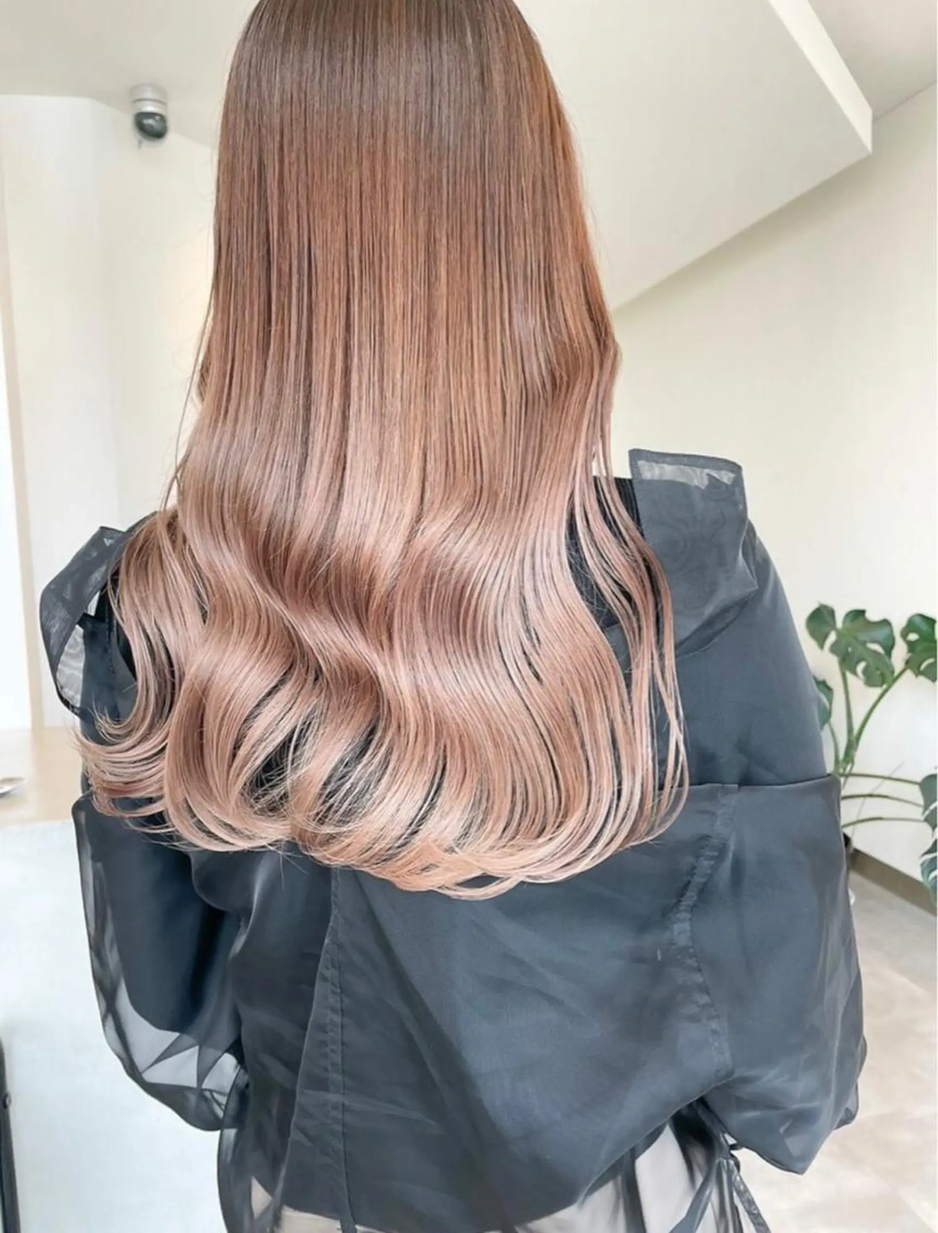 ロング カラー ベージュカラー 透明感カラー ピンクカラー ピンクベージュ 丸田 美沙希のヘアスタイル