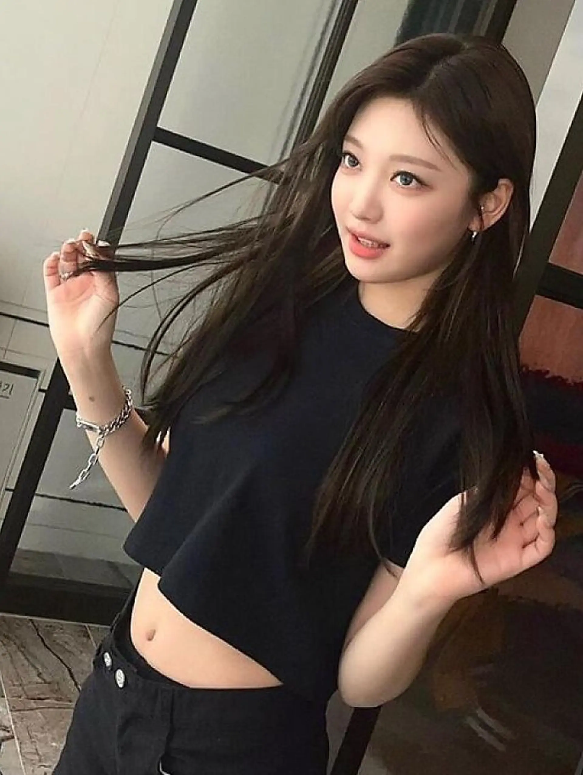 セミロング 韓国風ヘア レイヤーカット 韓国ヘア🩵 🩵BIZEのヘアスタイル