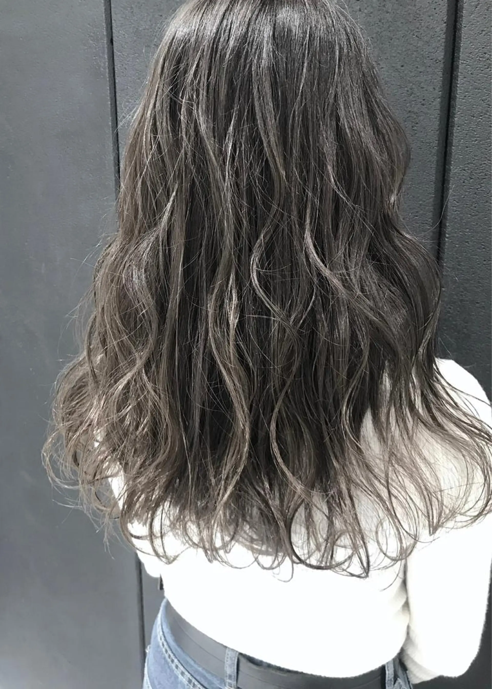 セミロング カラー アディクシーカラー ヘアカラー Kro ハイトーン×デザインのヘアスタイル