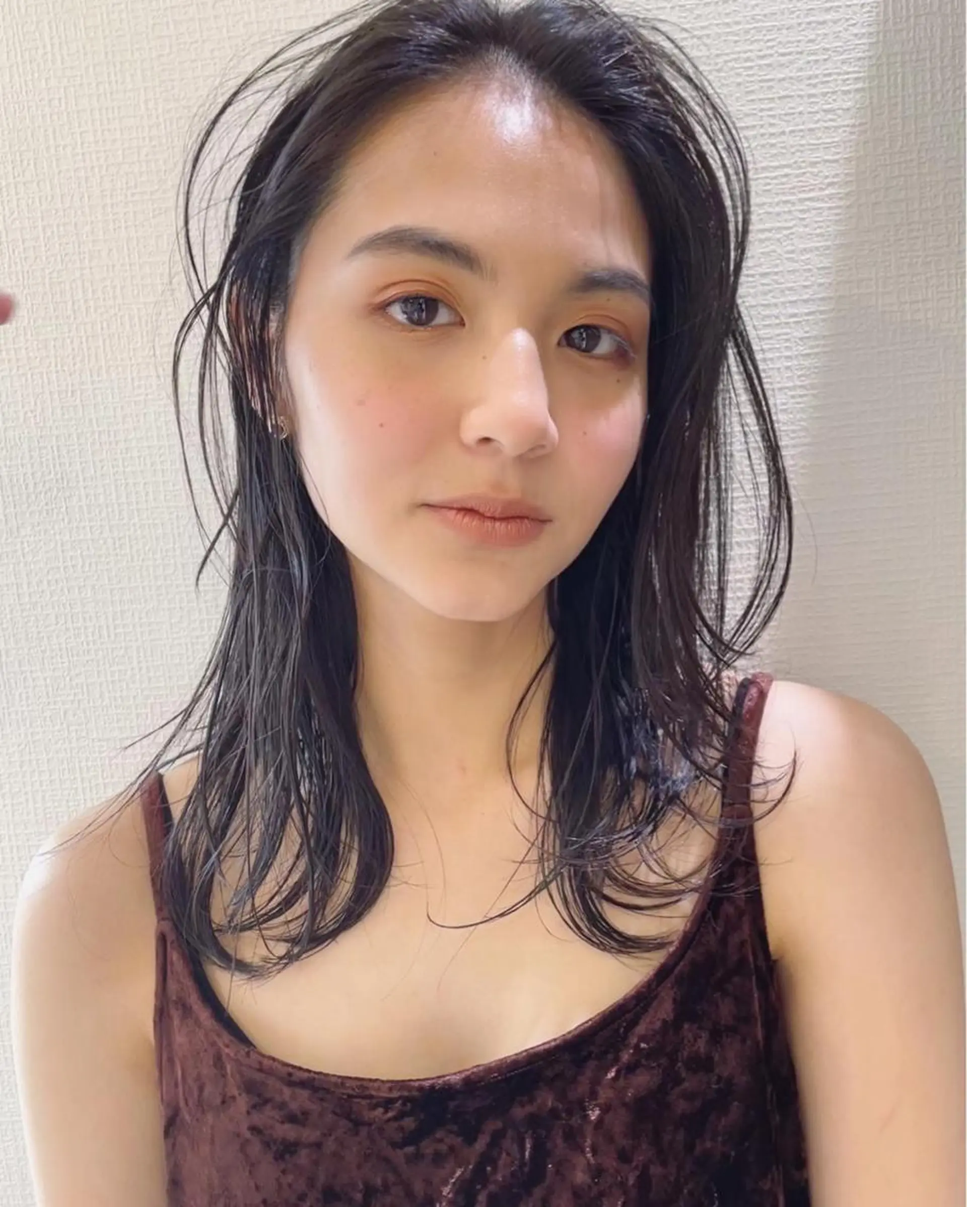 セミロング カラー カット ヘアカラー トリートメント Loom.所属・村上雅人 ナチュラルモードのヘアスタイル