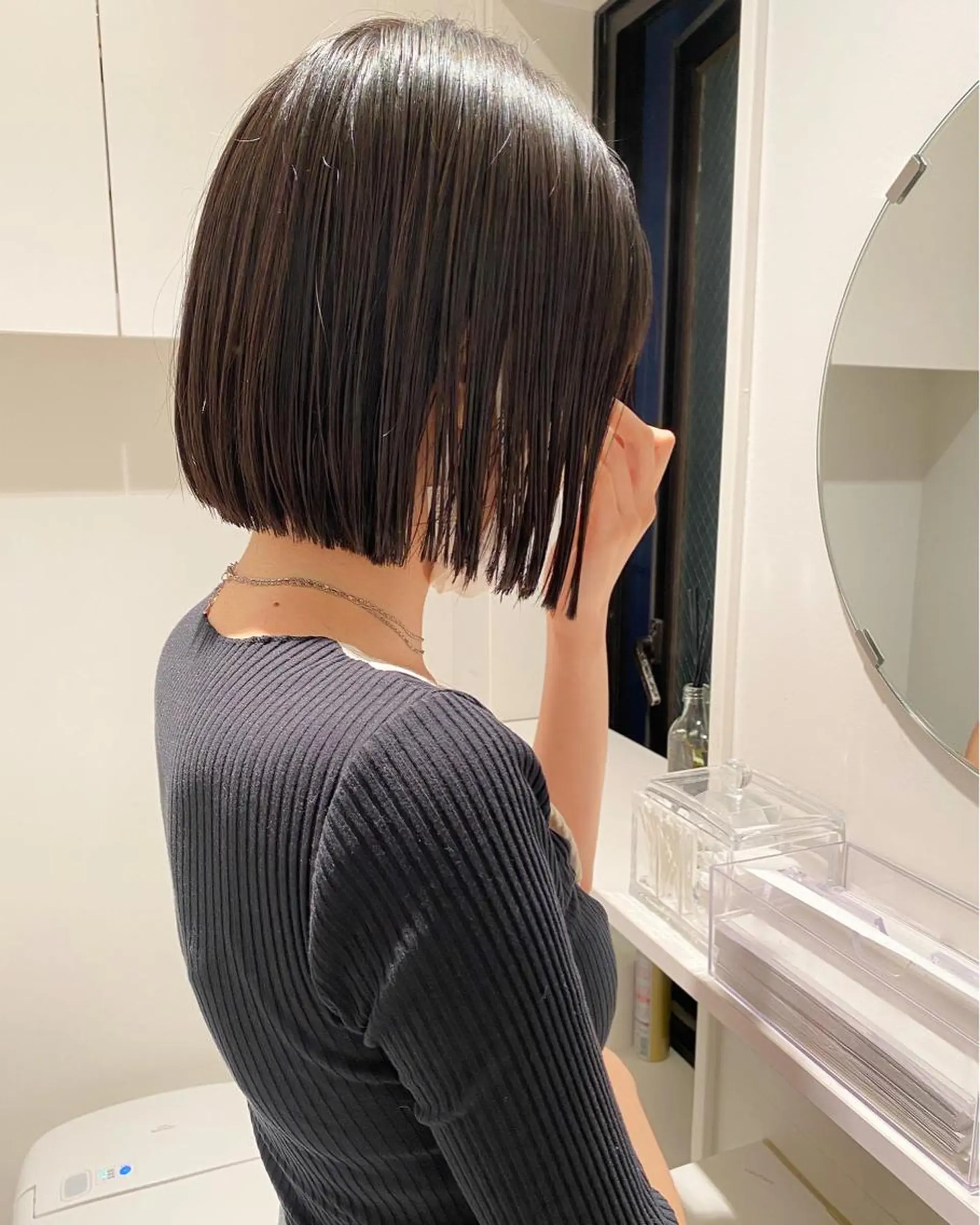 ショート カラー 切りっぱなしボブ ボブ カット ヘアカラー トリートメント nana🦕 ハイライトベージュのヘアスタイル