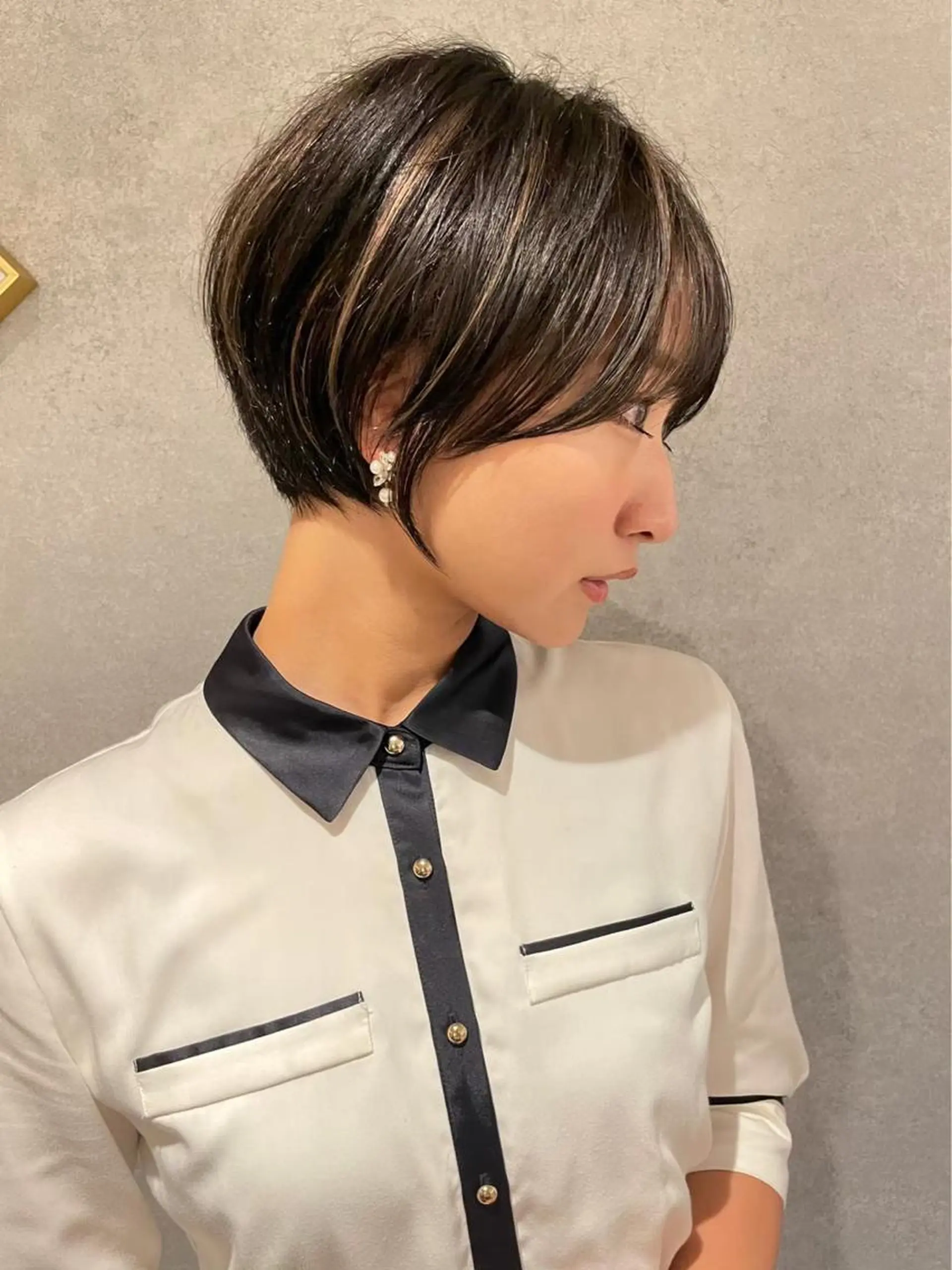 ショート ショートボブ ボブ 顔周りカット ショートヘア 小顔カット カット ヘアカラー トリートメント 💛美髪ハイトーン LEON🩶のヘアスタイル