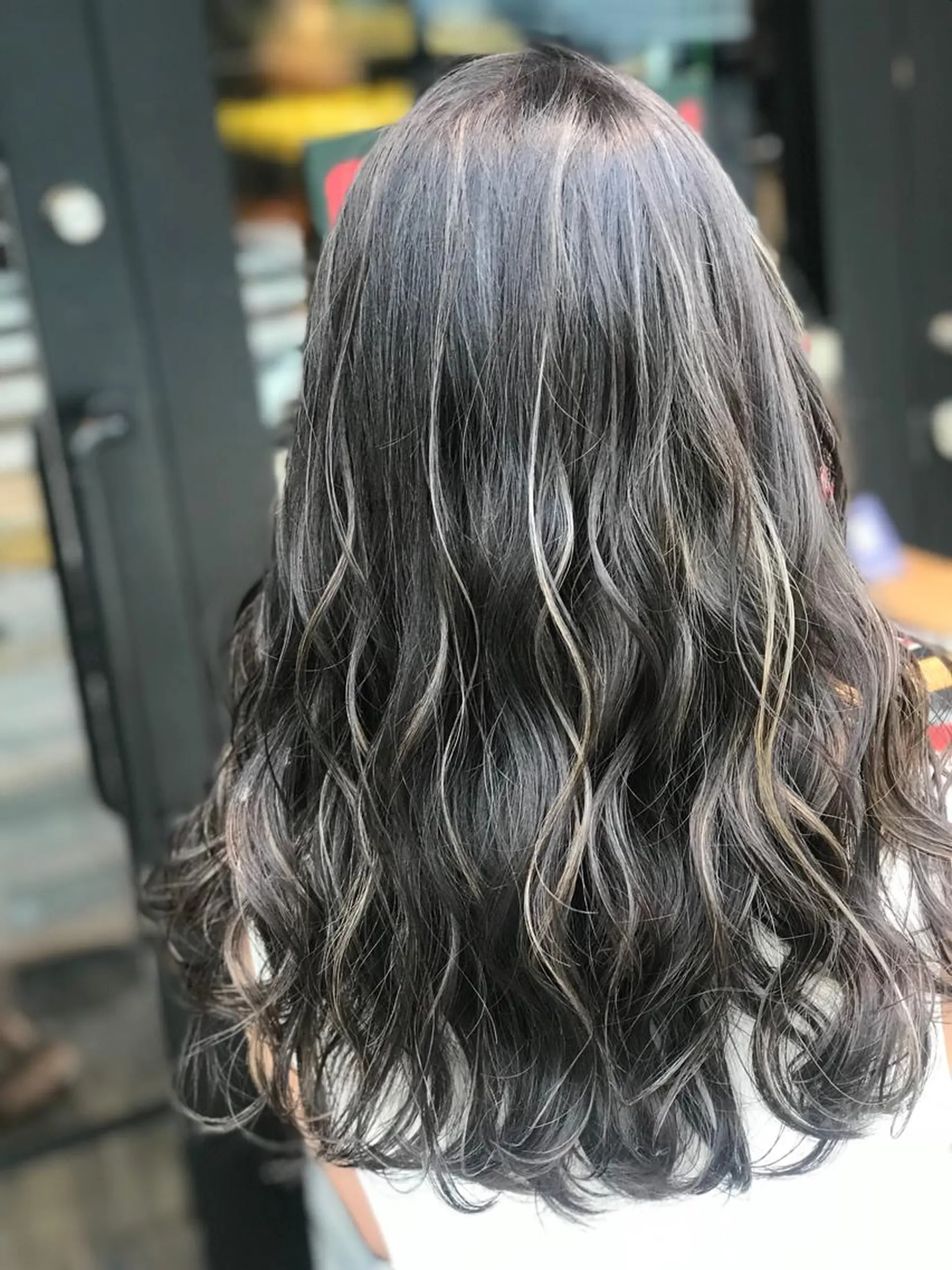 セミロング カラー 山内 聡史のヘアスタイル