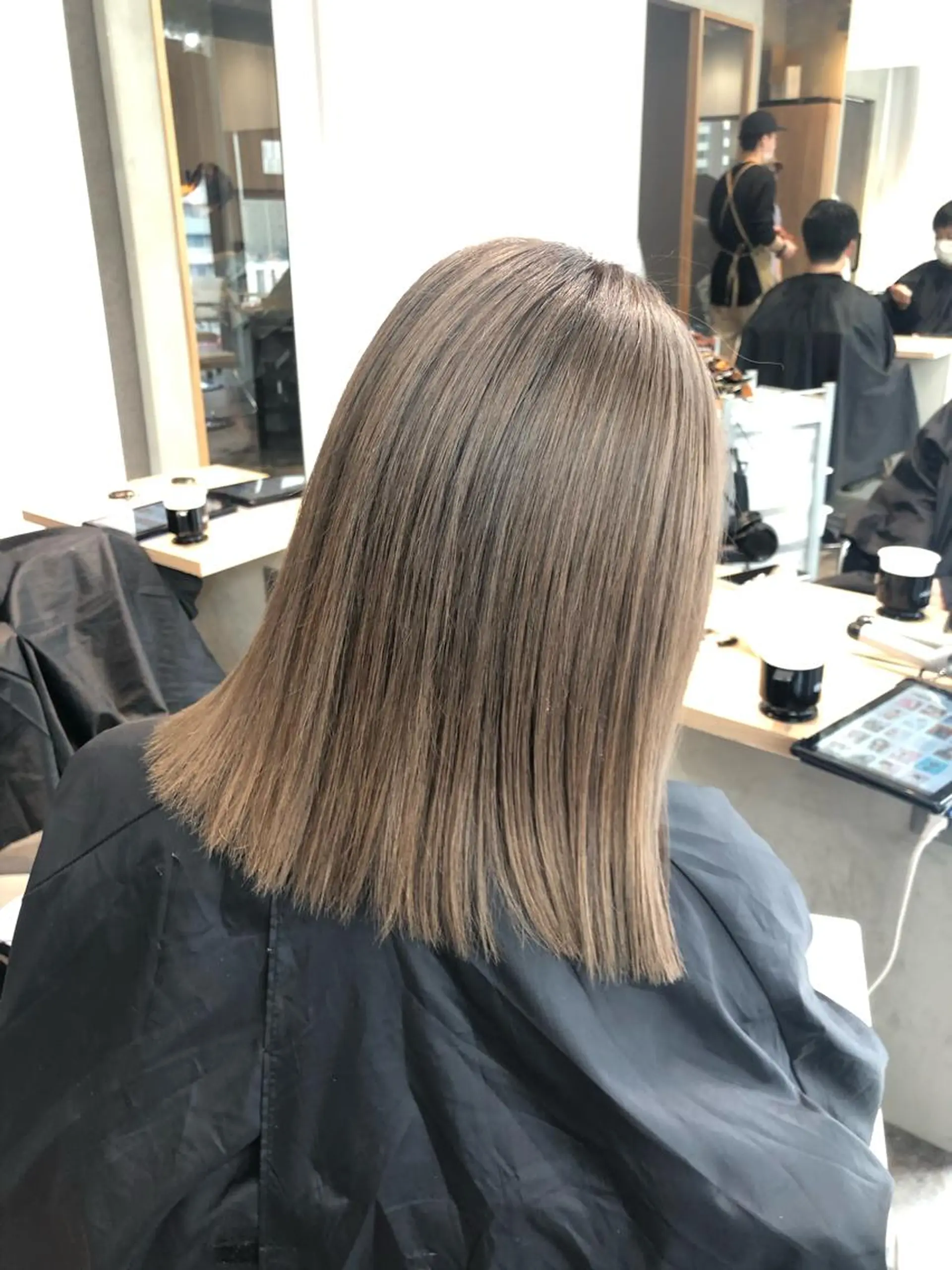 ミディアム ヘアカラー 顔タイプ診断®︎ ハイトーンカラーのヘアスタイル