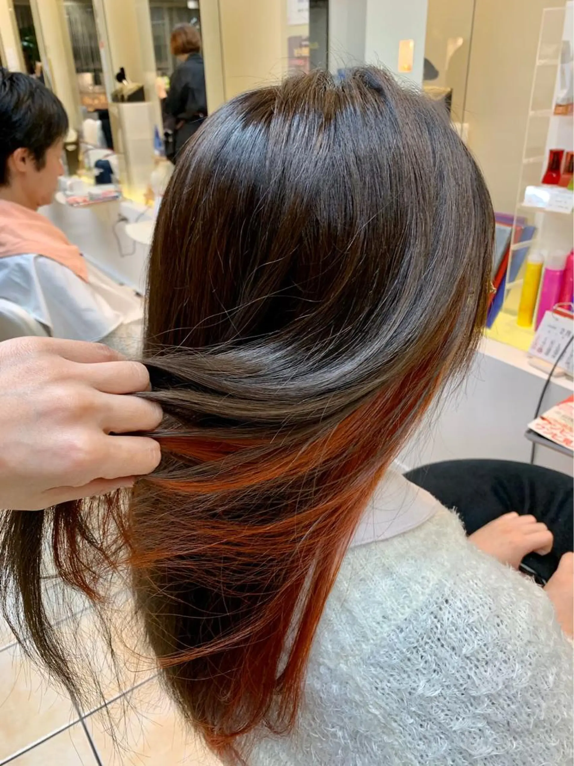 ロング カラー 瀬川 茉衣子のヘアスタイル