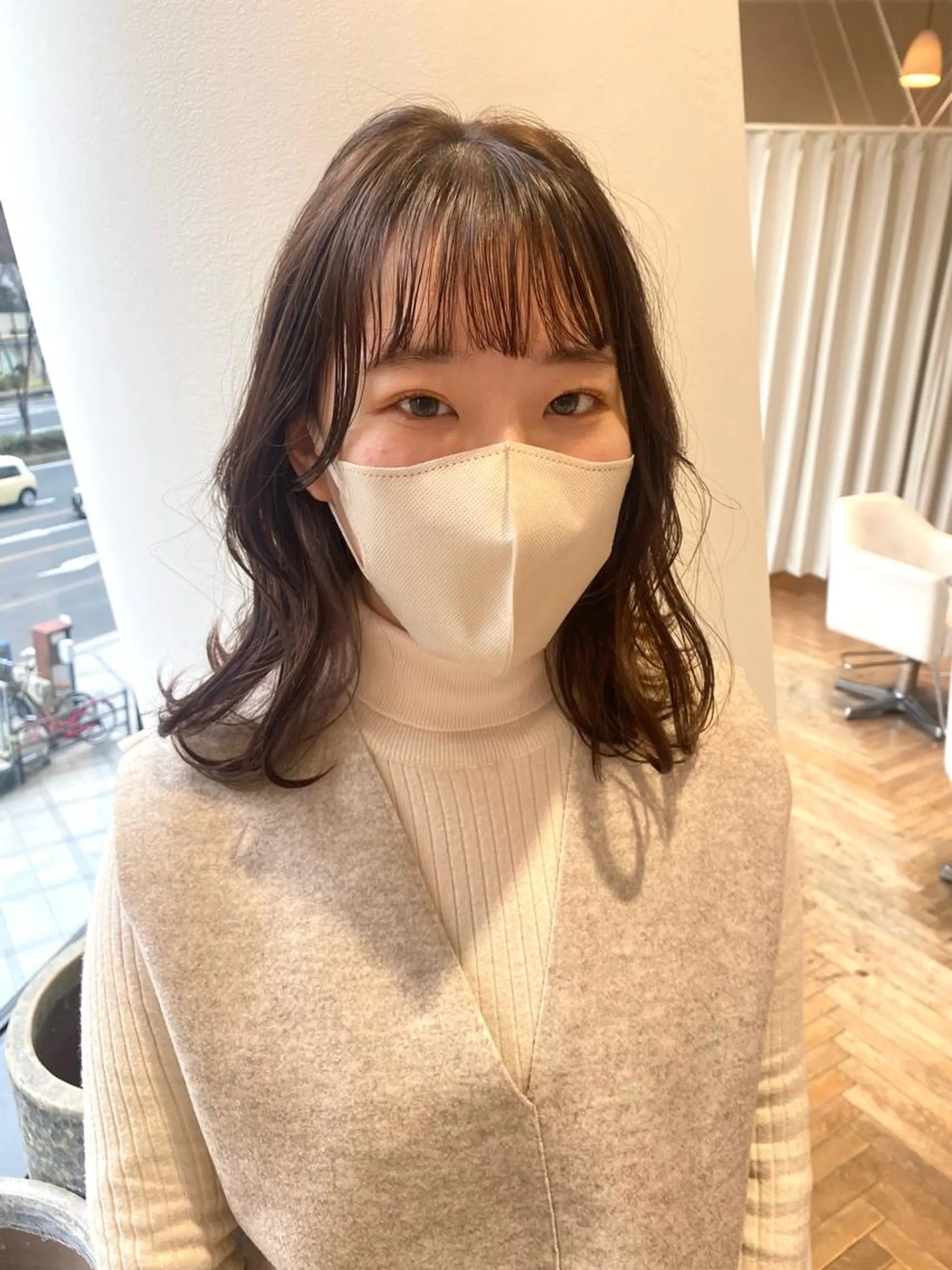 ミディアム カラー ベージュカラー ブリーチ ブリーチなしカラー 卒業式のヘアスタイル 増井 彩乃のヘアスタイル