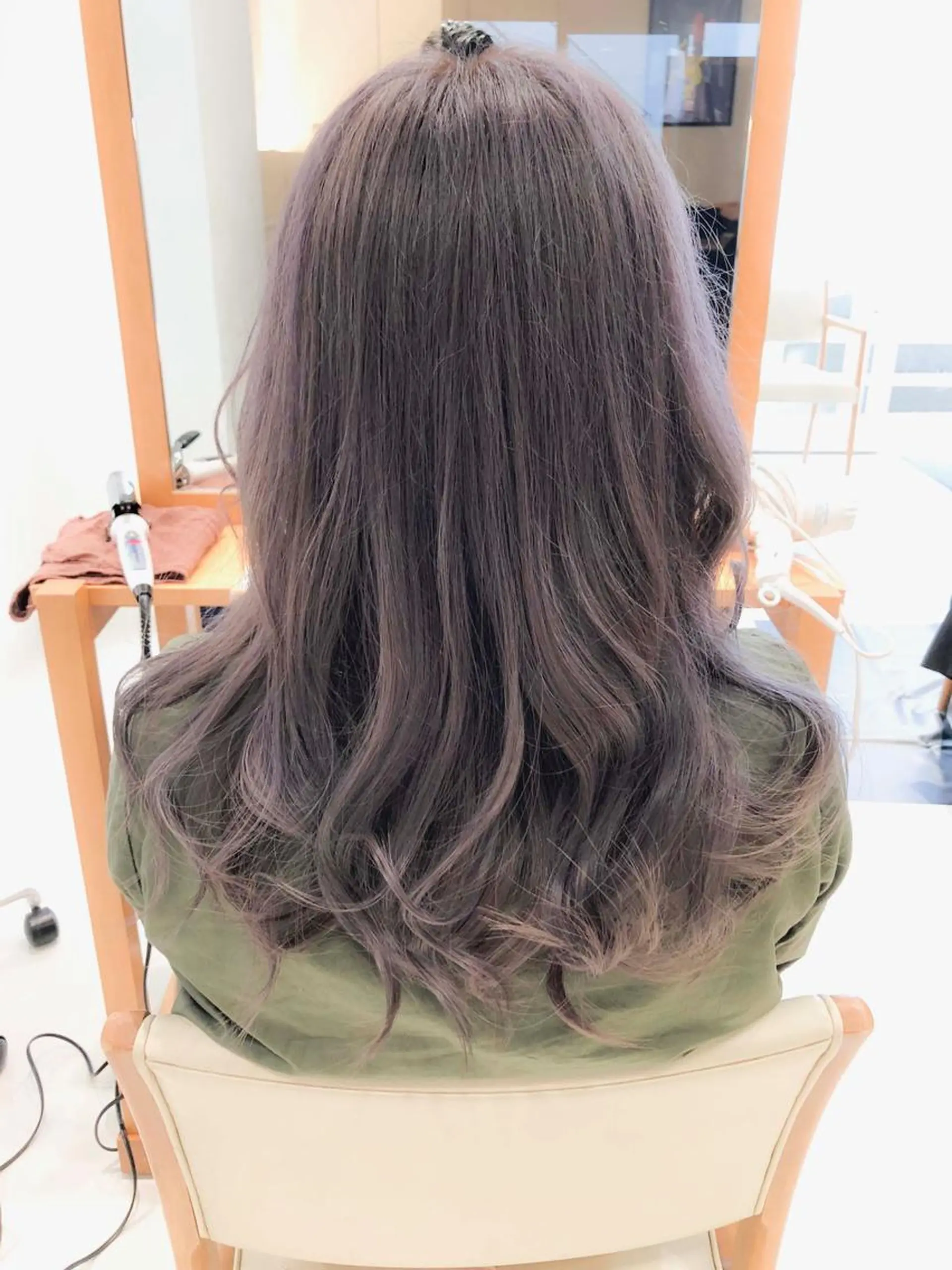 ロング カラー グレージュ ラベンダーカラー ラベンダーグレージュ ラベンダーグレー Days 透明感カラーのヘアスタイル