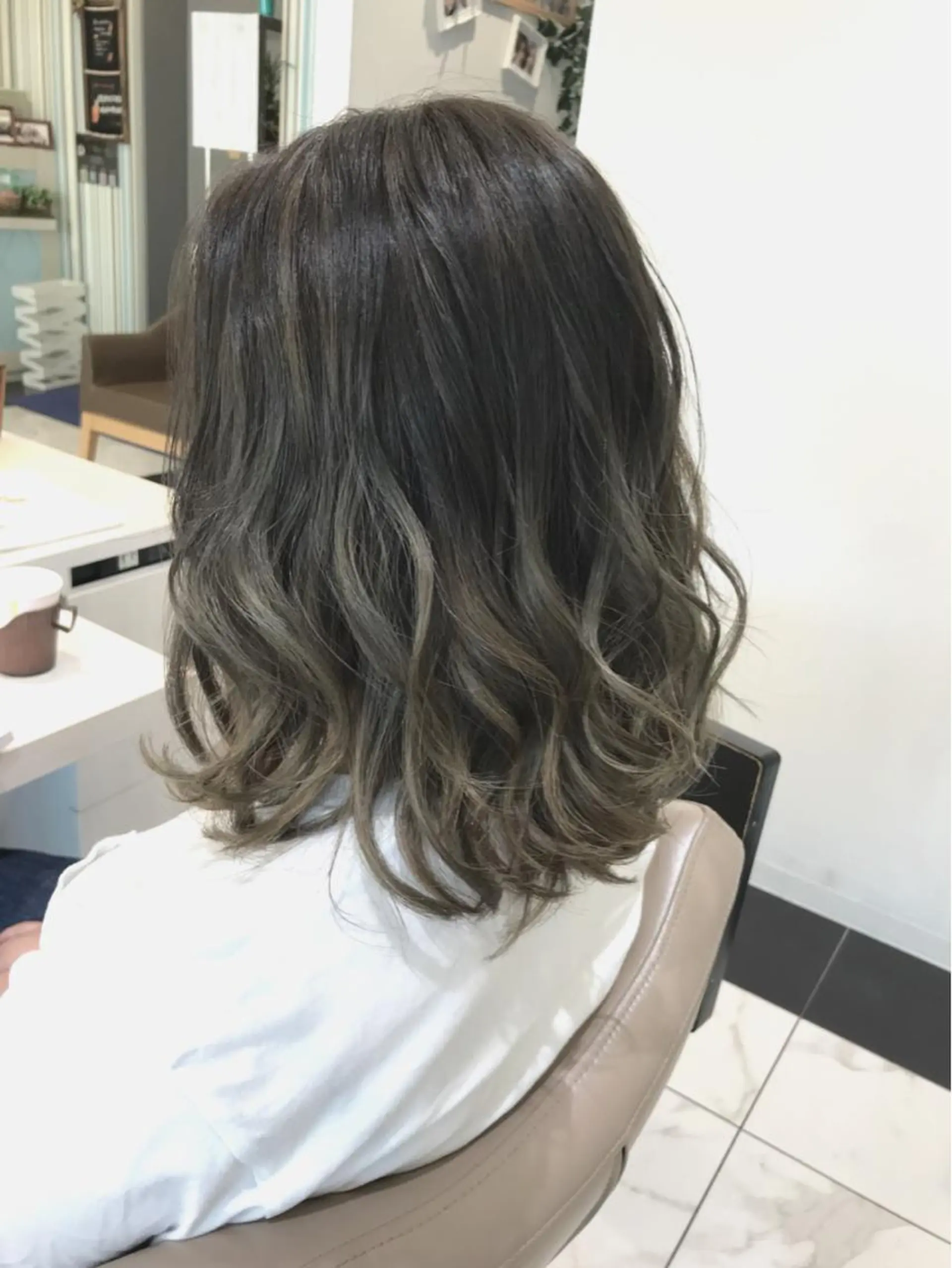 ミディアム カラー バレイヤージュ ブリーチ ケアブリーチ 透明感カラー グラデーションカラー カット ヘアカラー トリートメント 山崎俊輔/髪質改善 /バレイヤージュのヘアスタイル