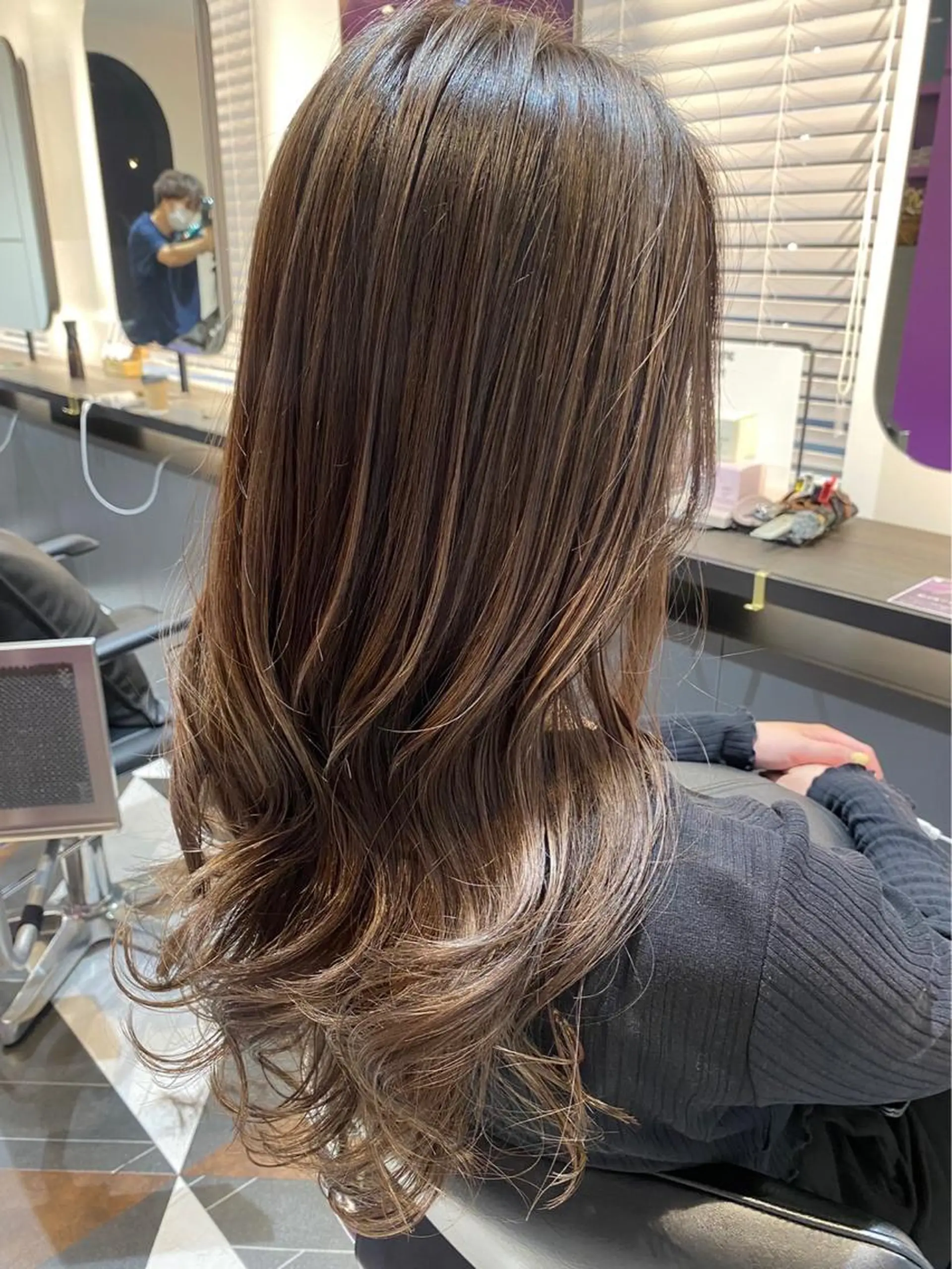 ロング ハイライト ヘアリゾート粋 enam 新宿東口店所属・斎藤 友太のヘアスタイル