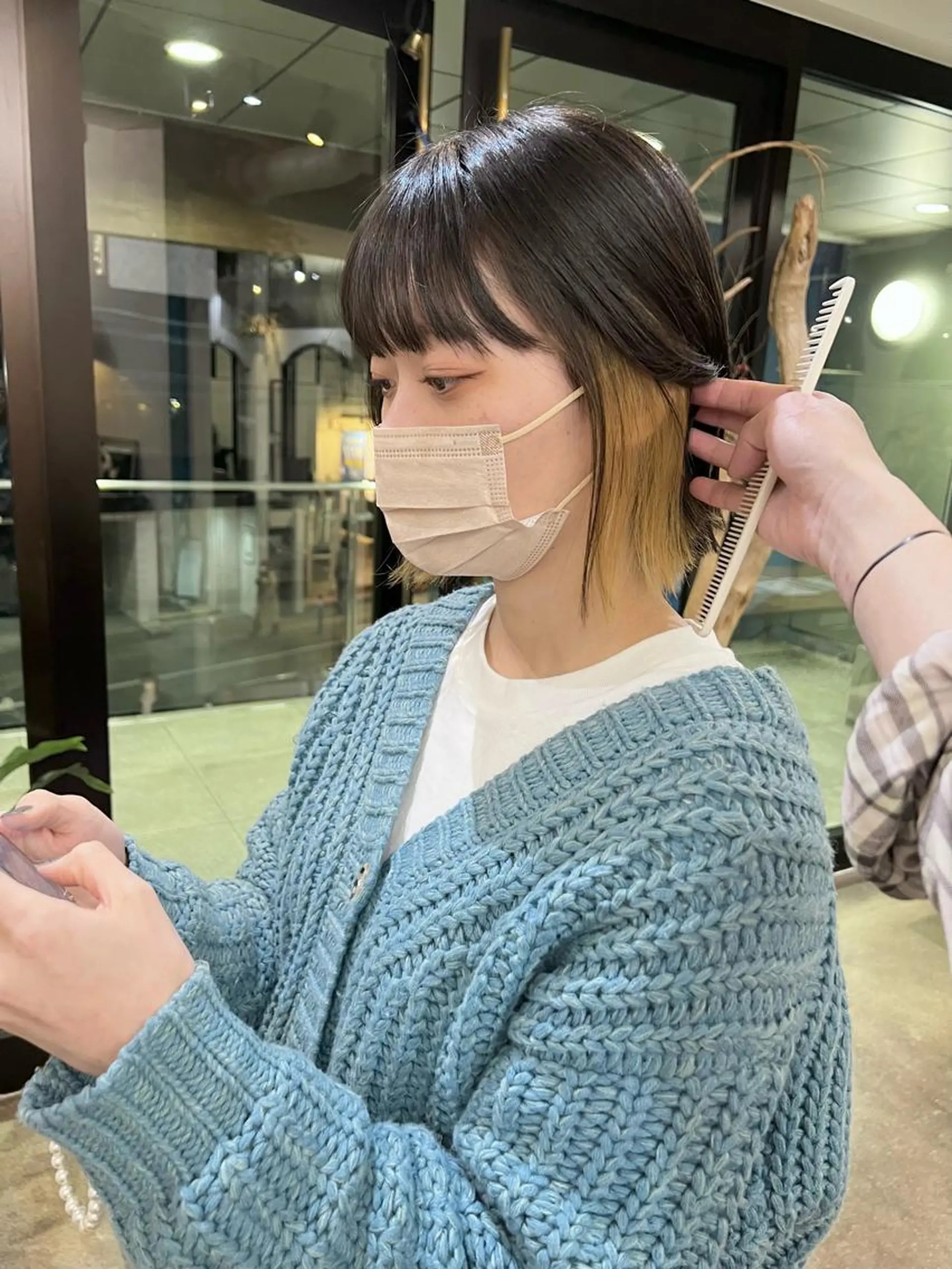ショート カラー 切りっぱなしボブ イヤリングカラー インナーカラー ボブ カット ヘアカラー 千葉 郁也のヘアスタイル