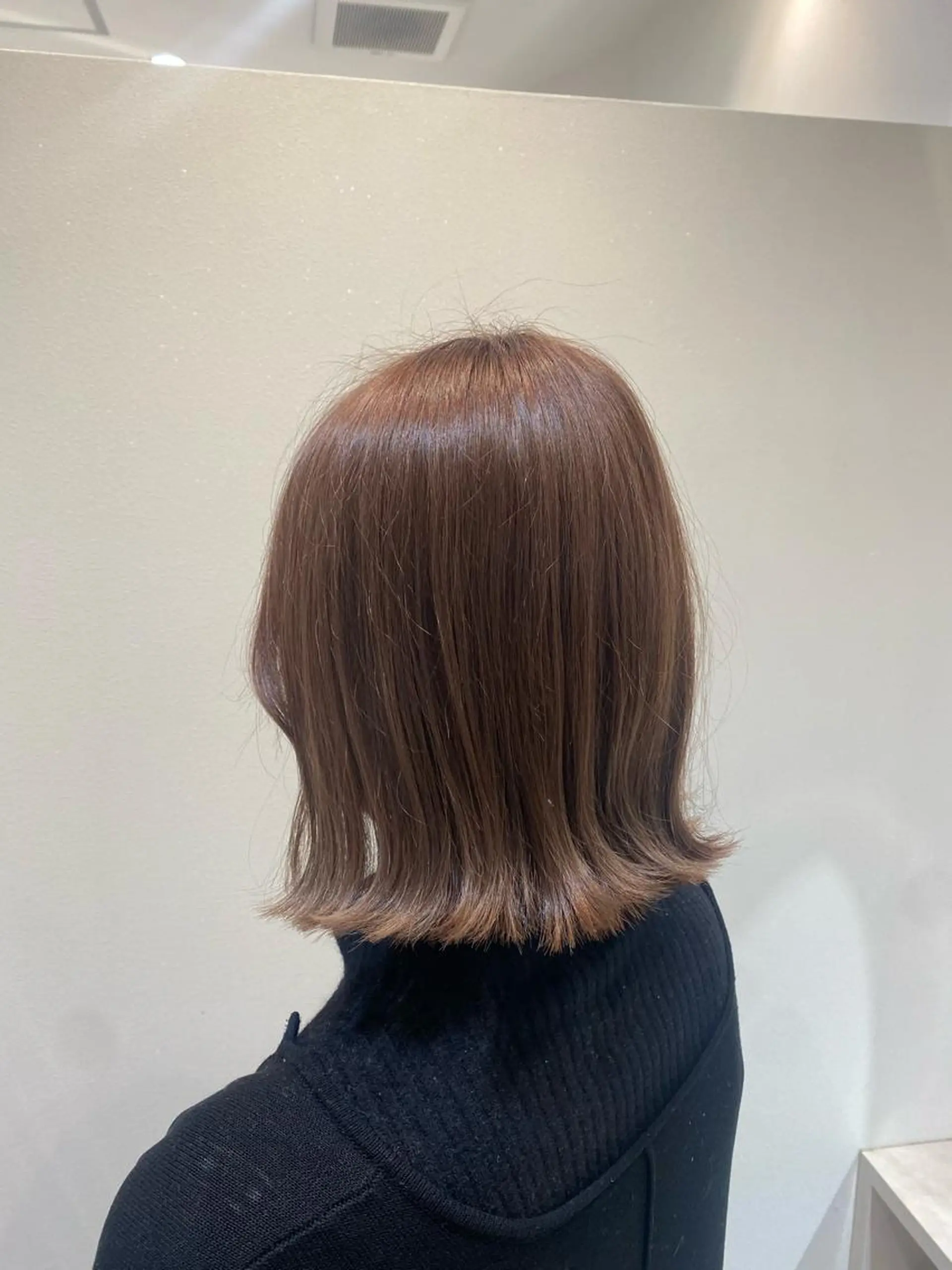 ショート カラー ヘアアレンジ アイブロウ 切りっぱなしボブ ベージュカラー ハイトーンカラー インナーカラー ピンクカラー 🌿ブリーチ/髪質 改善/🌿‬JINのヘアスタイル